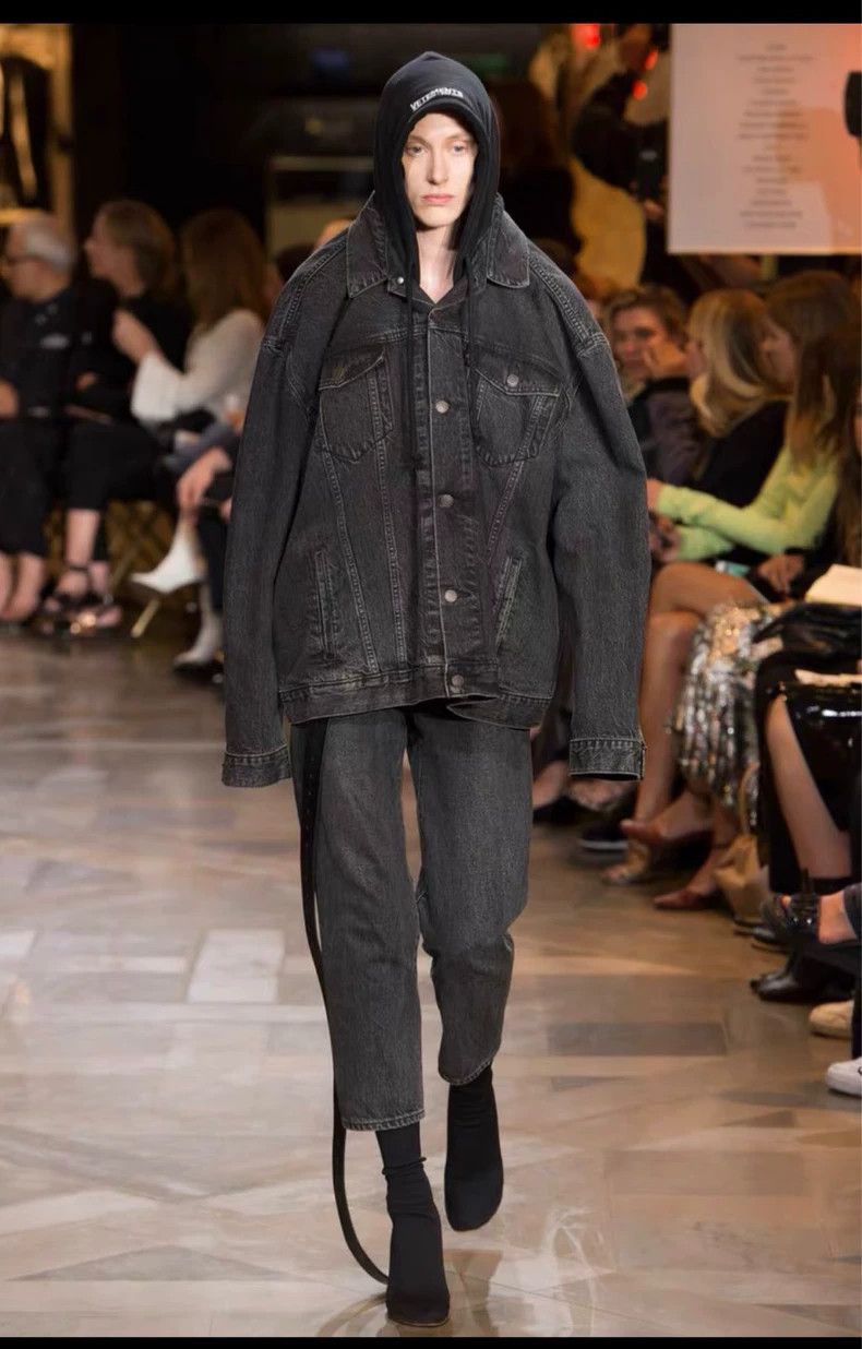 Vetements Vetements Denim Jacket levis 18 Collaborative Denim Jacket Size US S / EU 44-46 / 1 - 3 Thumbnail