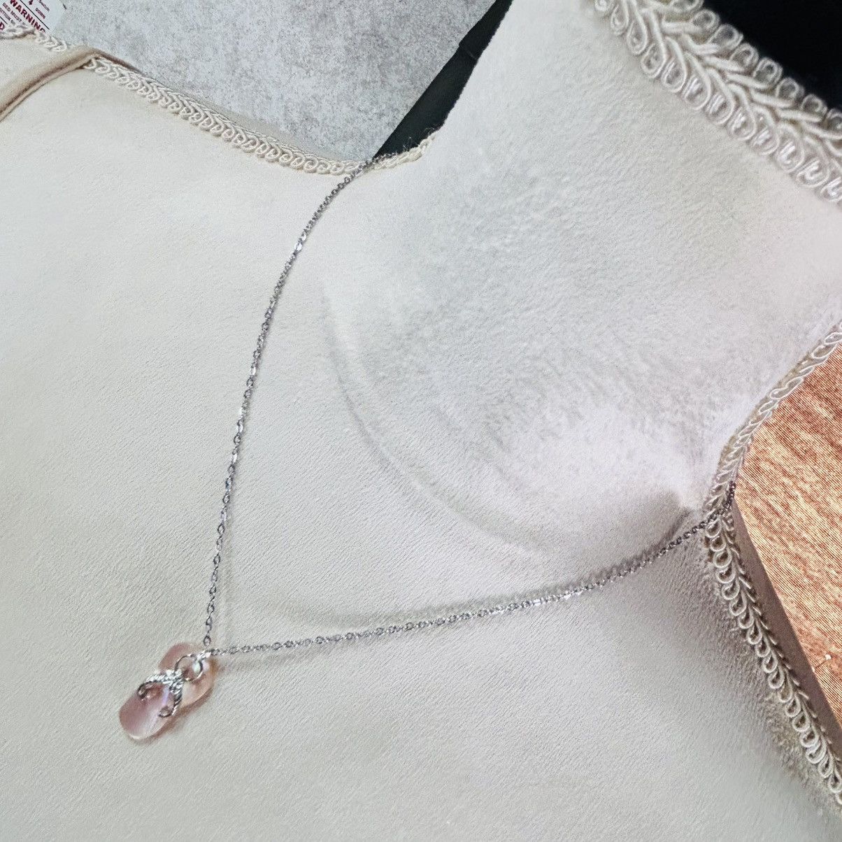 Handmade Handcrafted salvaged vintage mother of pearl sandal necklace Size ONE SIZE - 1 Thumbnail
