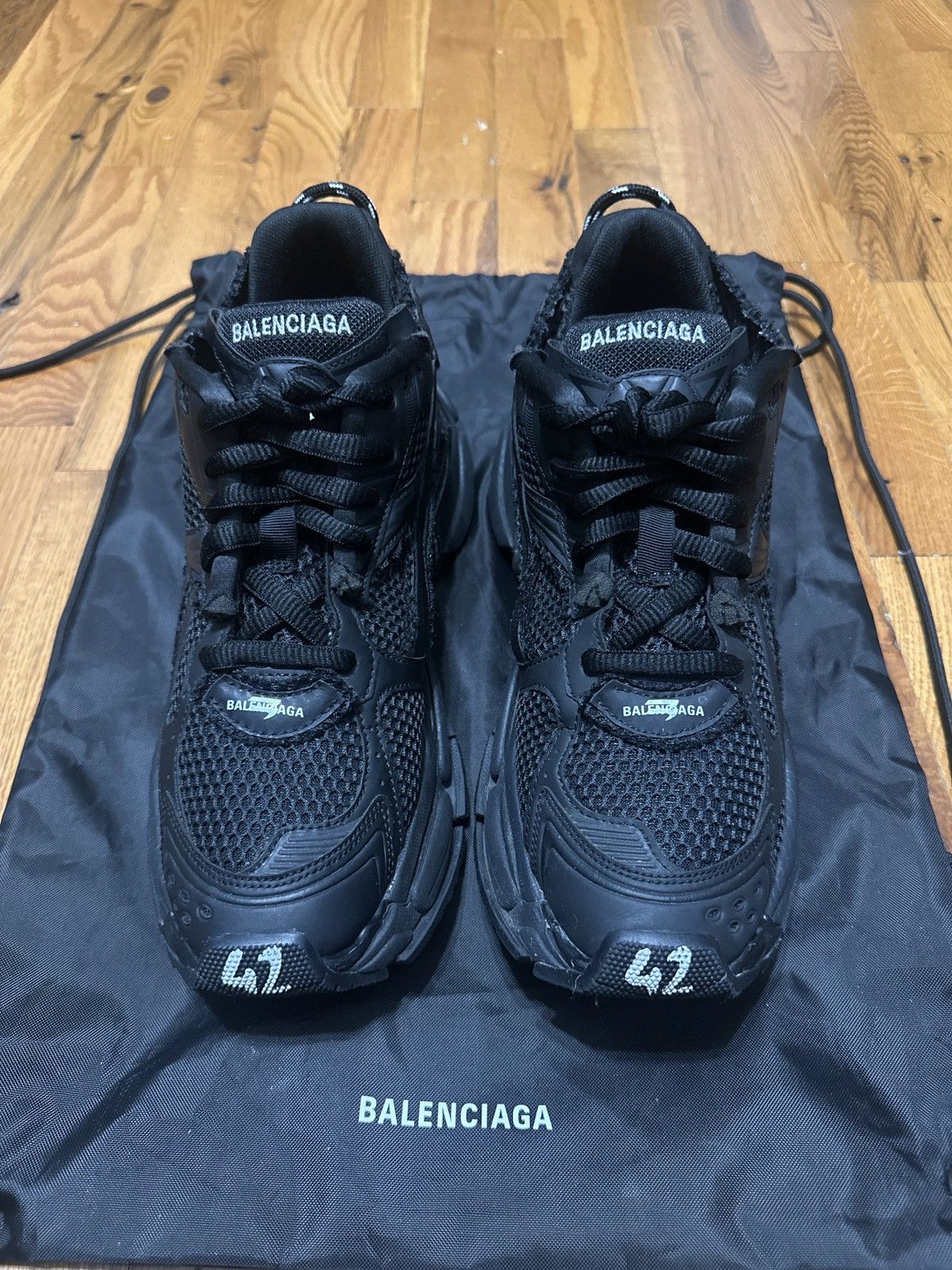 Balenciaga Balenciaga Runner Matte Black Size US 9 / EU 42 - 13 Thumbnail