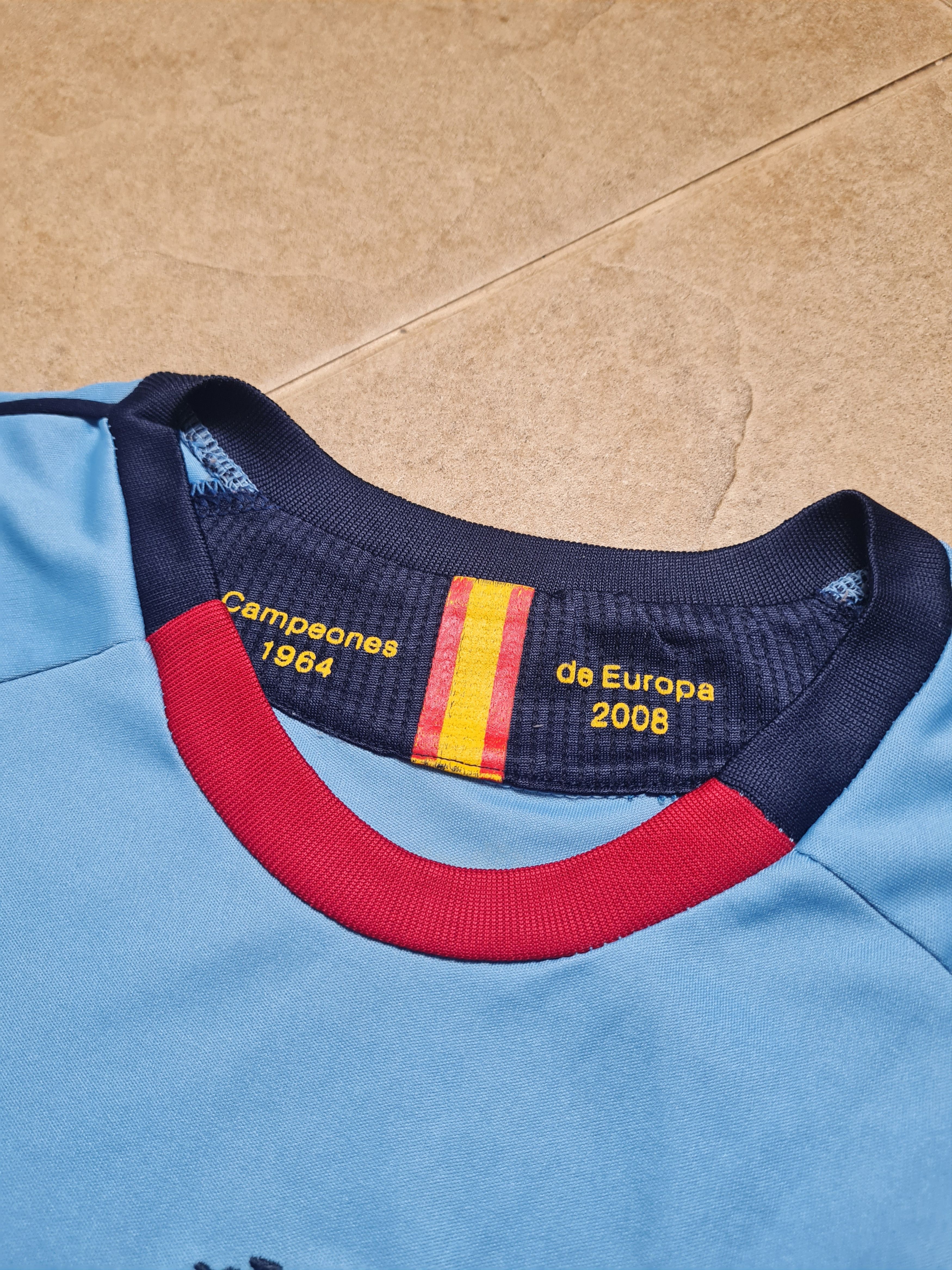 Other Rare Jersey 2008 Spain Espana Soccer Reversible Shirt Sz M-L Size US M / EU 48-50 / 2 - 6 Thumbnail