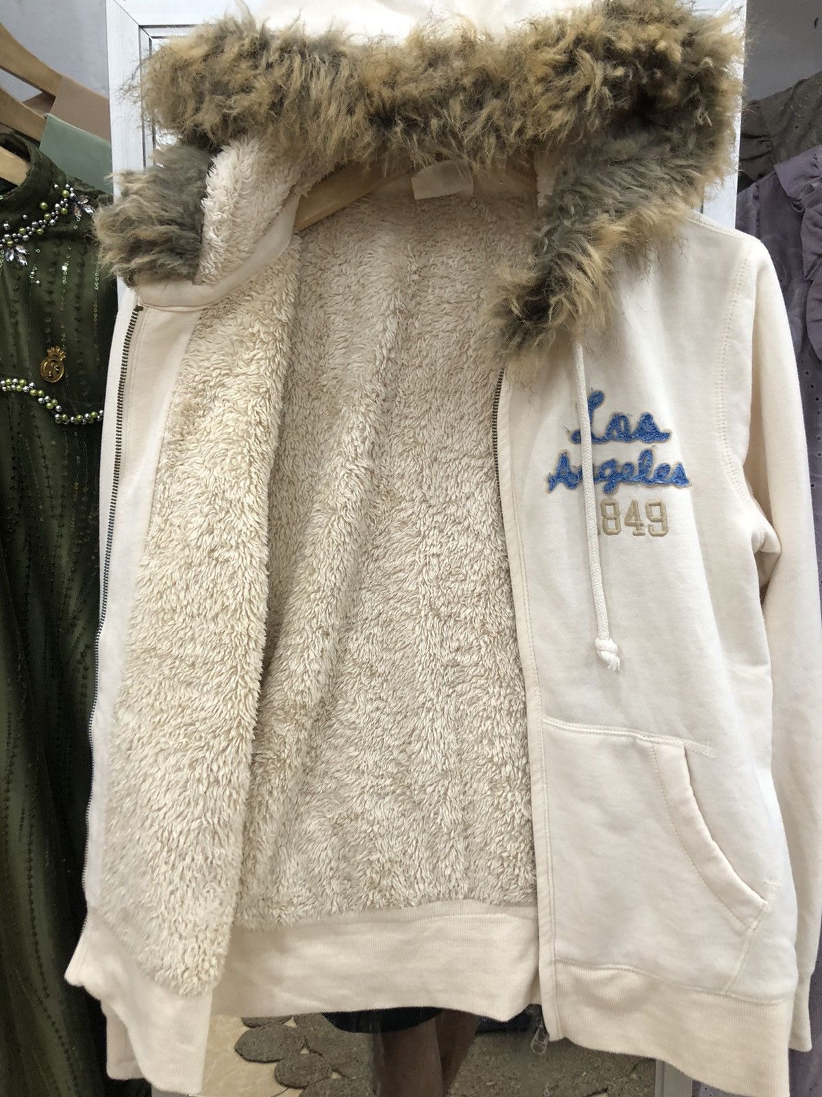 If Six Was Nine × Japanese Brand × Le Grande Bleu (L.G.B.) WHO.A.U Los Angeles CA Faux Fur Zip Hoodie Size US L / EU 52-54 / 3 - 3 Thumbnail