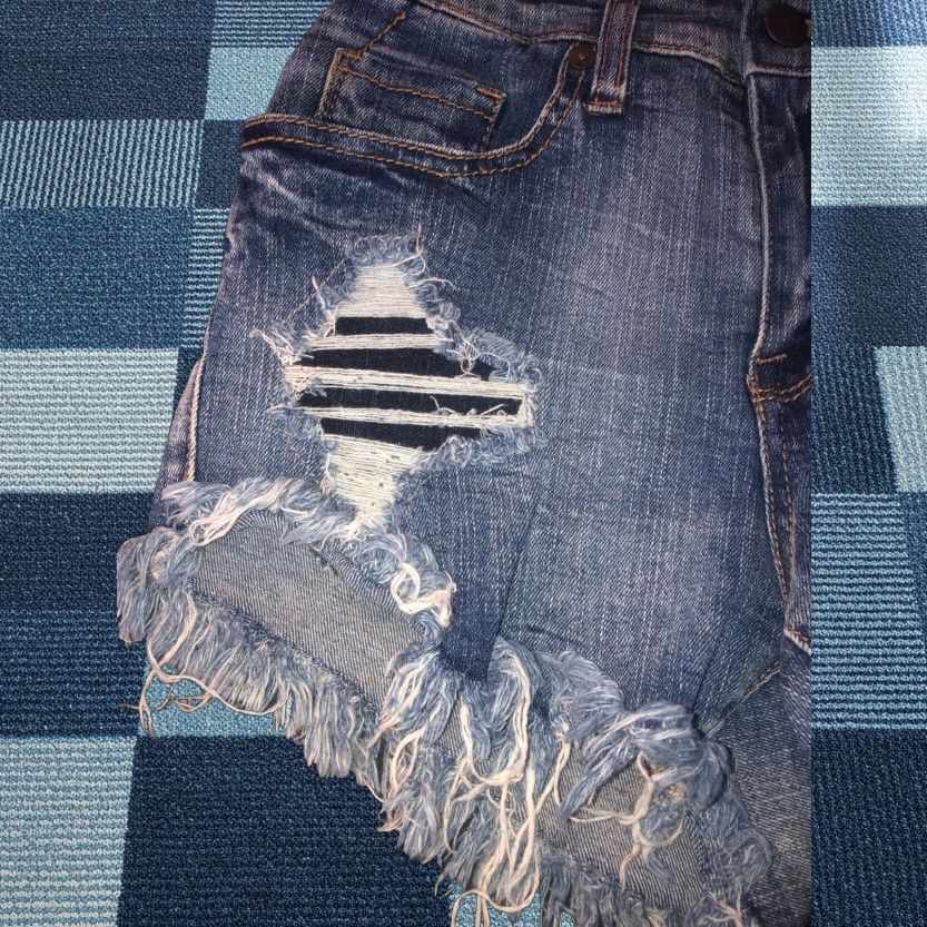 Mossimo Mossimo Denim Blue High Rise Denim Shorts Cut-Off 4/27 Regular Size Womens Size 27" / US 4 / IT 40 - 1 Thumbnail