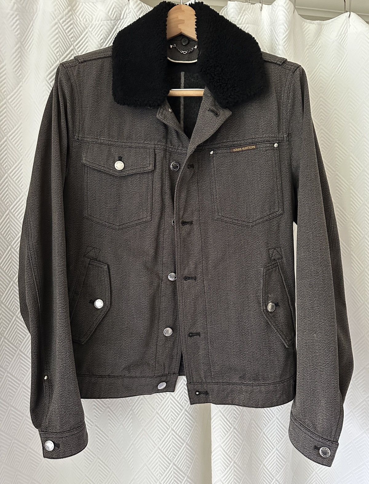 Louis Vuitton Authentic Louis Vuitton Denim Jacket with Shearling Collar Size US S / EU 44-46 / 1 - 1 Thumbnail