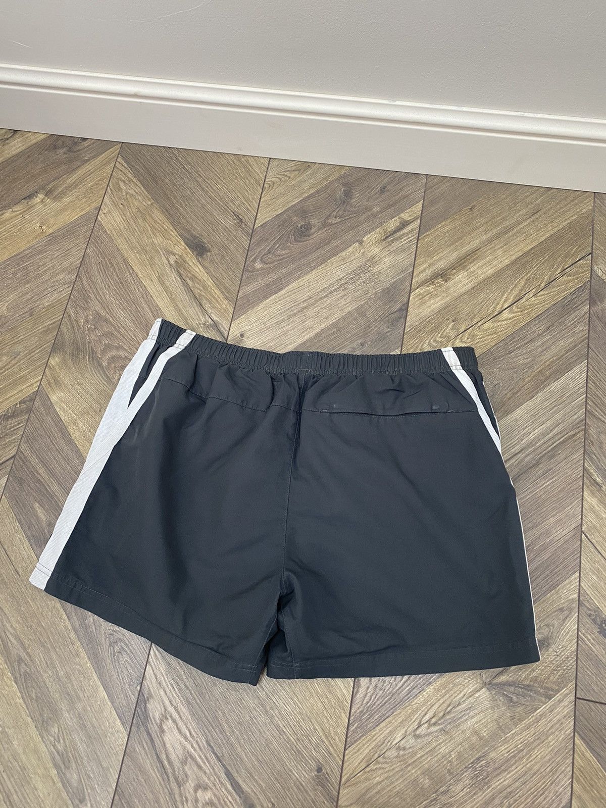 Nike × Vintage Vintage Nike 90s style shorts Size US 34 / EU 50 - 9 Thumbnail