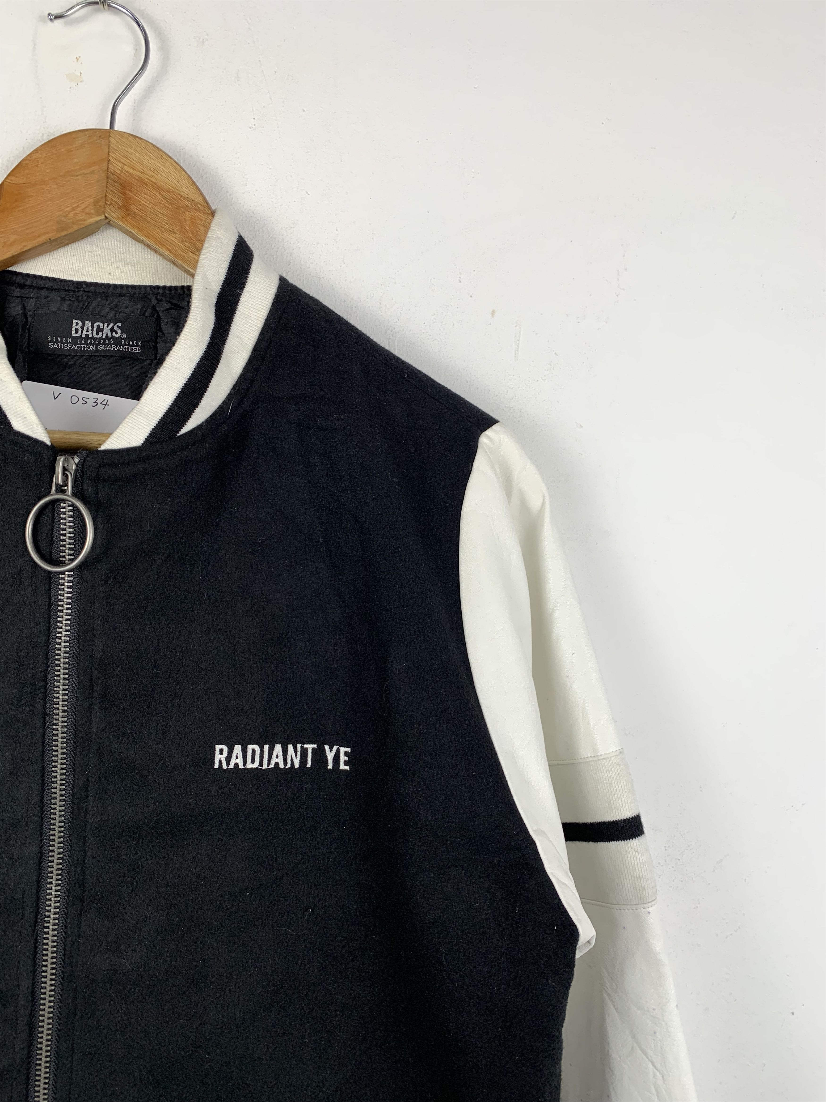 Japanese Brand Vintage Japanese Brand Sleeve Leather Varsity Jacket V0534 Size US M / EU 48-50 / 2 - 6 Thumbnail