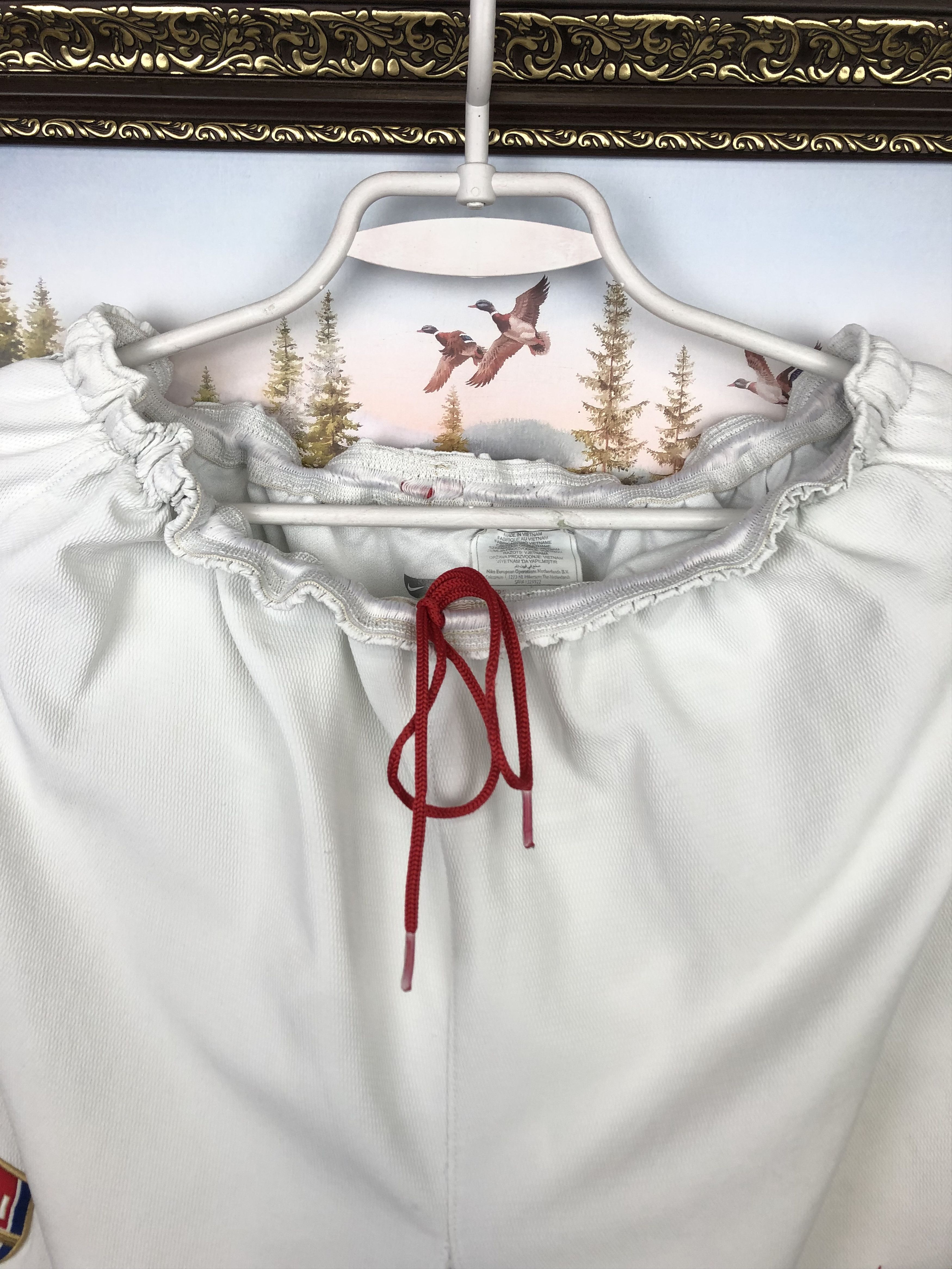 Nike Vintage Nike Arsenal Football Shorts Soccer Track Size L Size US 36 / EU 52 - 7 Thumbnail