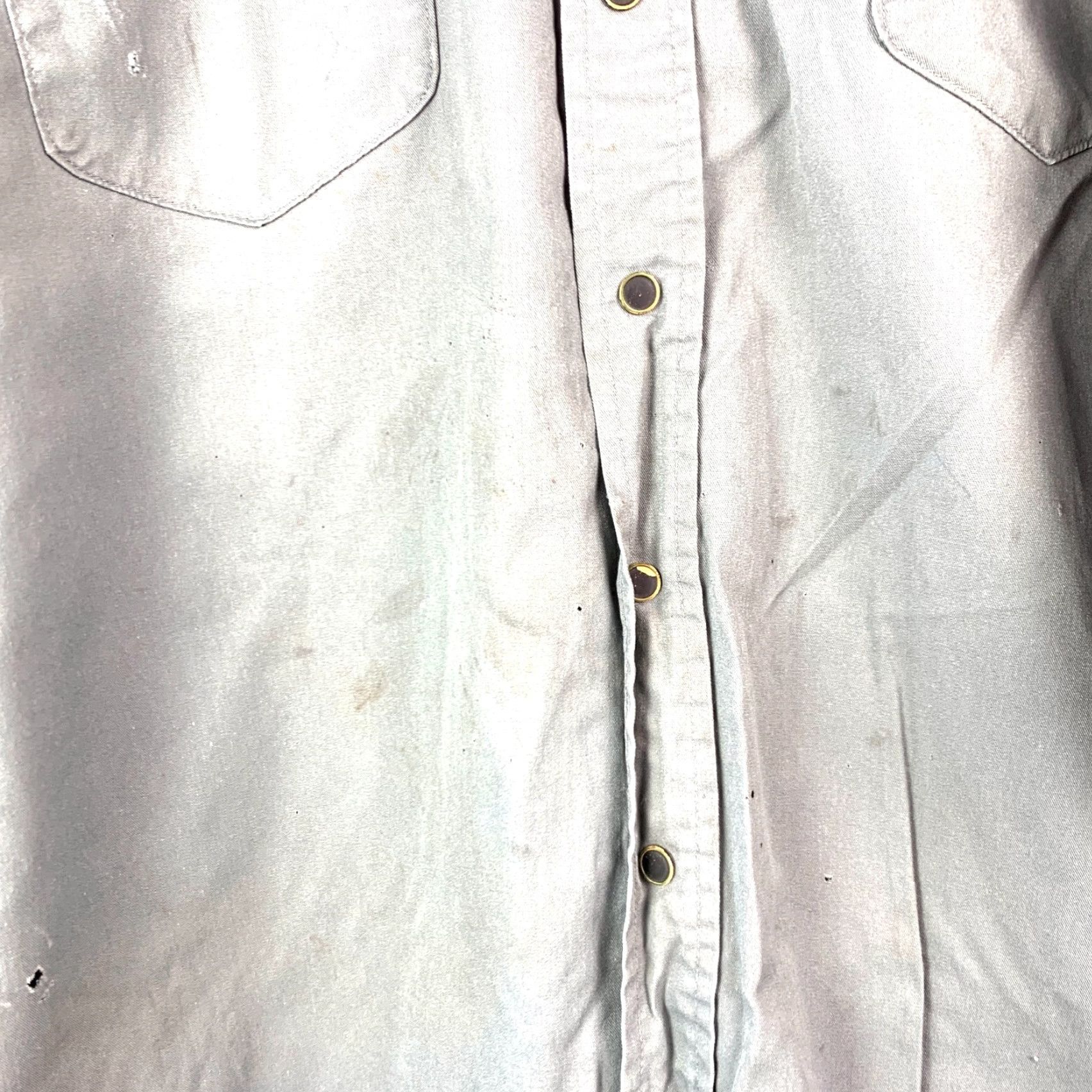 Vintage VINTAGE OshKosh B'gosh Gray Long Sleeve Button Down Work Shirt 38x34 Destroyed Mens Shirt Size US M / EU 48-50 / 2 - 4 Thumbnail
