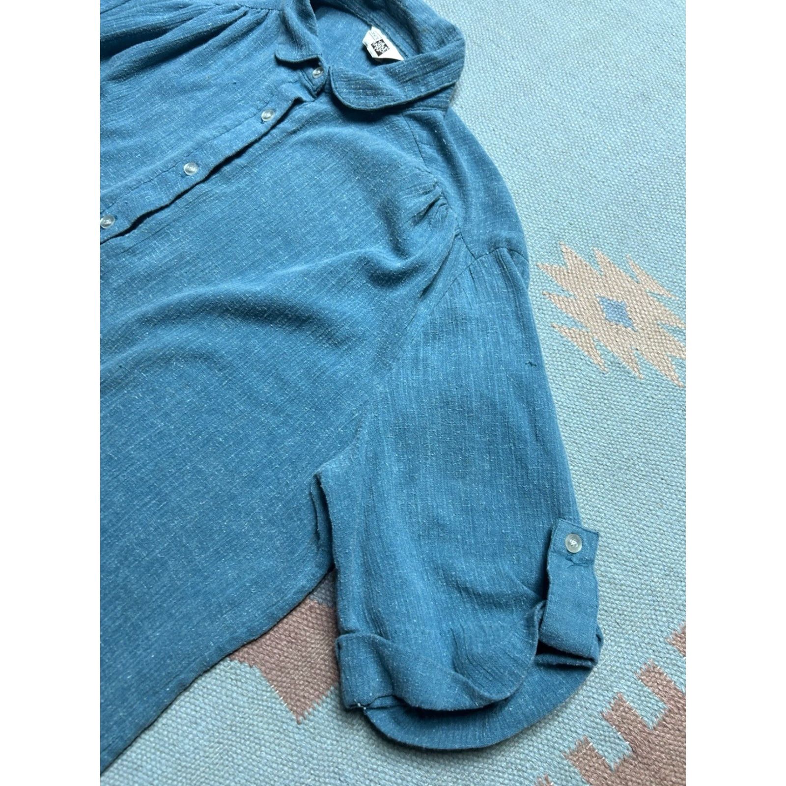 Vintage VINTAGE 70s Shirt blue textured 1/2 button short sleeve pullover women’s XL 42 Size XL / US 12-14 / IT 48-50 - 4 Thumbnail