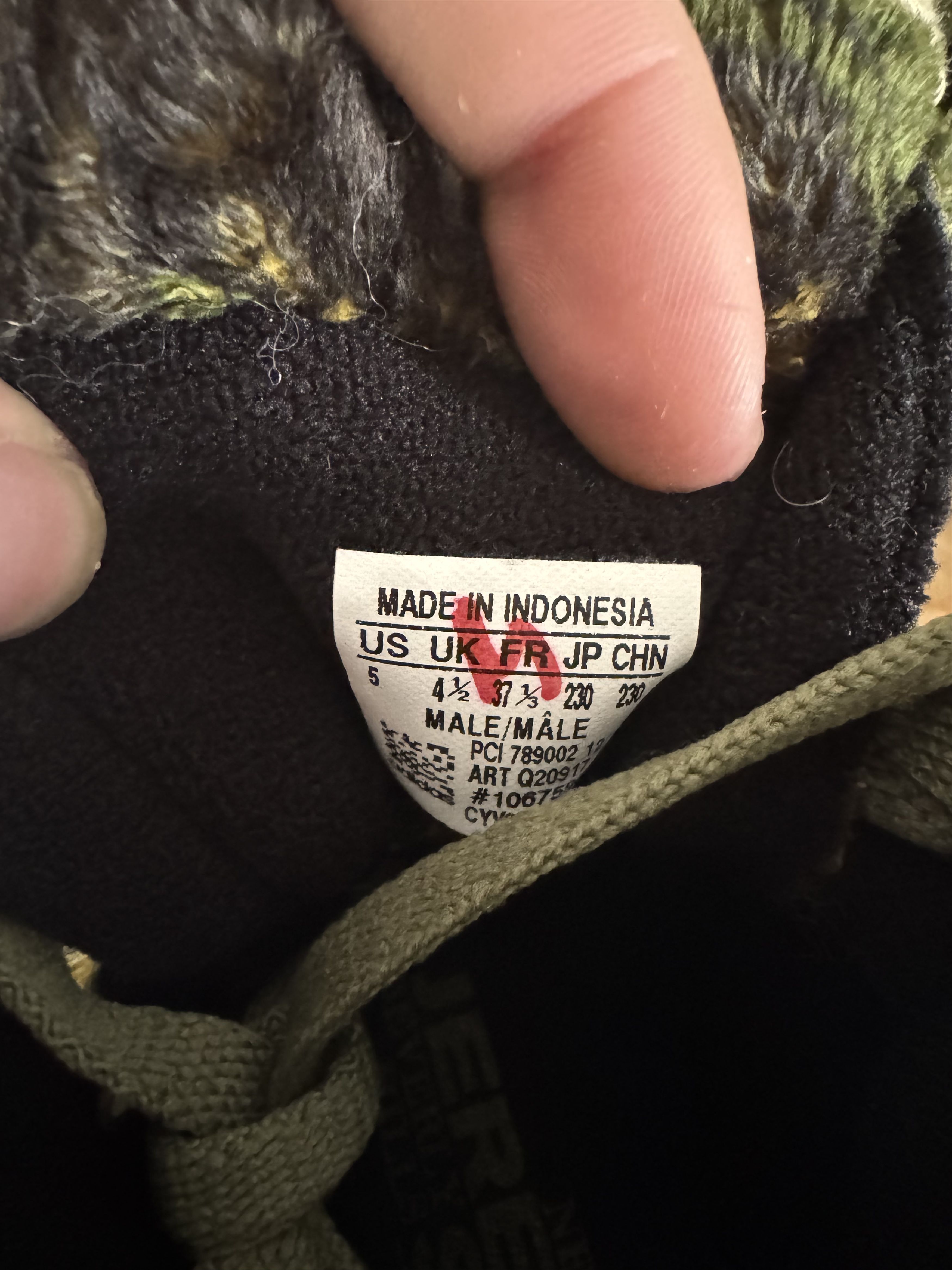 Adidas × Jeremy Scott JS Camo Teddy Bear Sneakers Size US 5 / EU 37 - 11 Thumbnail