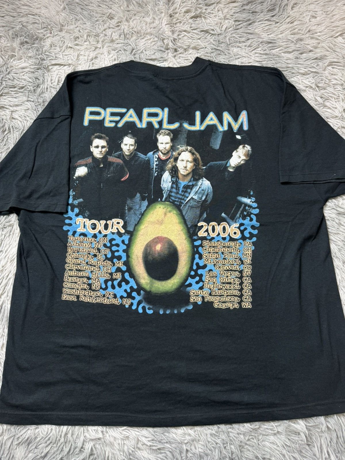 Vintage Vintage Pearl Jam Avocado Tour 2006 Size US XL / EU 56 / 4 - 5 Thumbnail