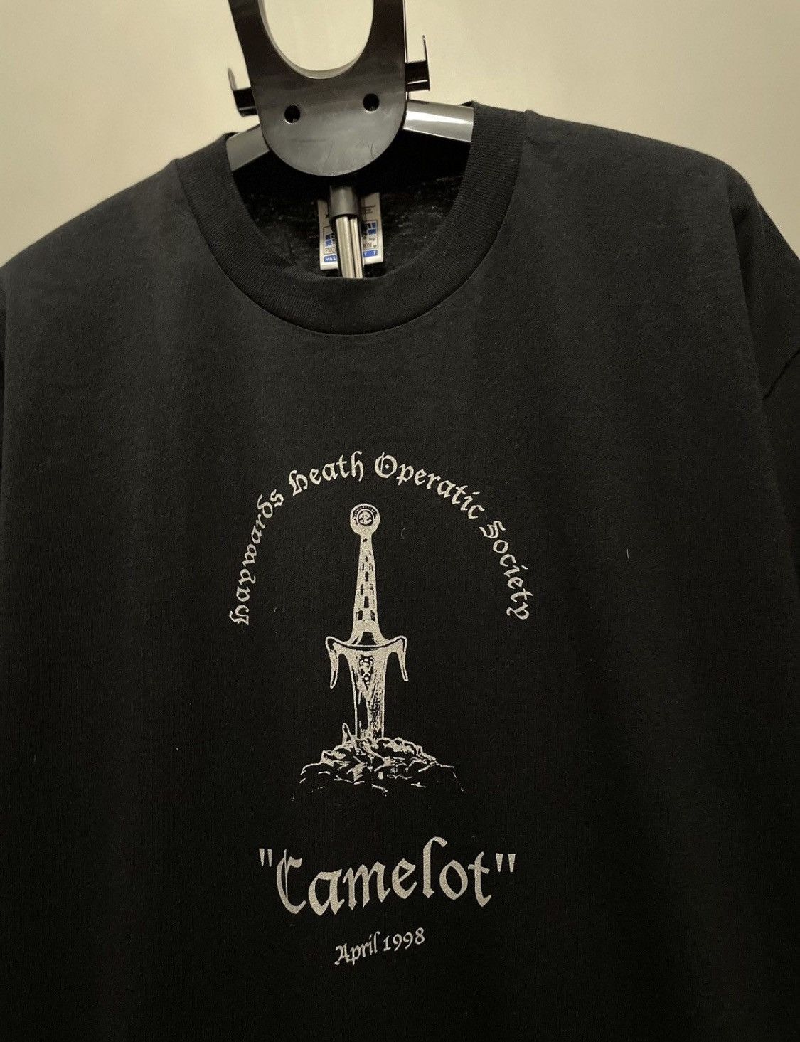 Vintage Camelot Vintage 1998 T shirt Size US XL / EU 56 / 4 - 3 Thumbnail
