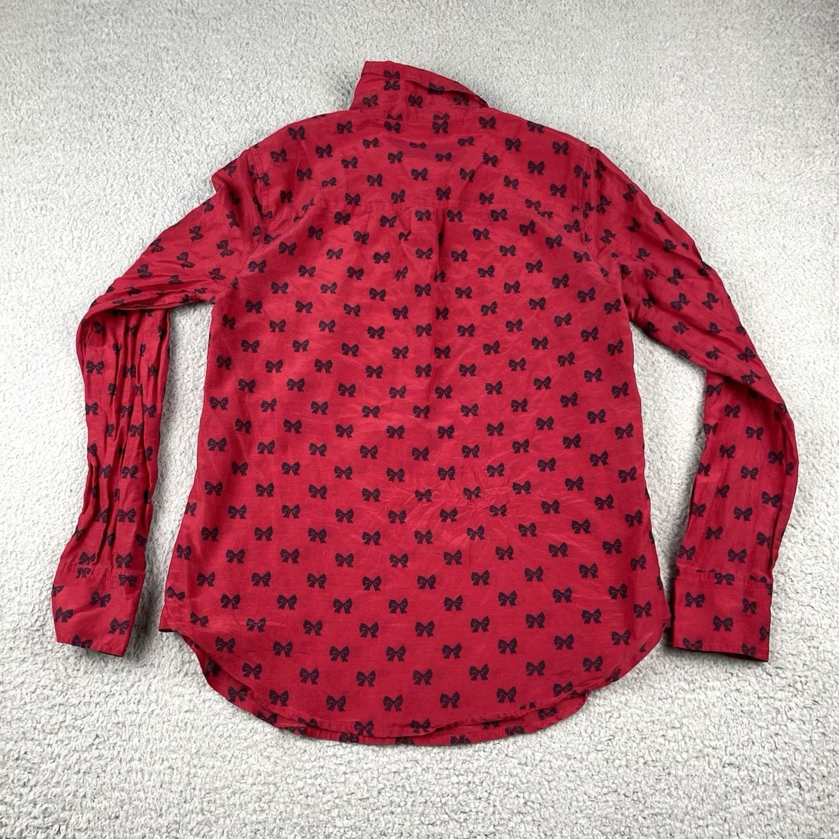 J.Crew VINTAGE J. Crew Women’s Small Red Long Sleeve Button Shirt Lightweight Bow Tie Pattern Size S / US 4 / IT 40 - 7 Thumbnail