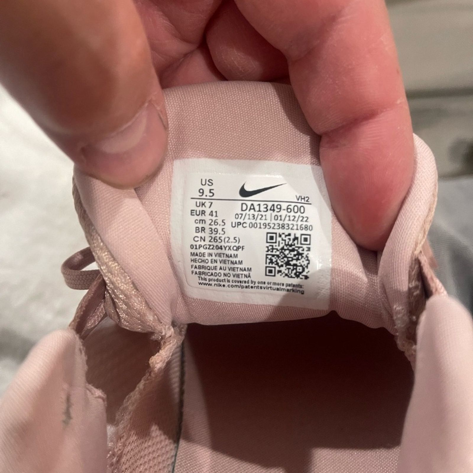 Nike Nike Pink Sneakers with Sleek Design and Breathable Mesh Size US 9.5 / IT 39.5 - 6 Thumbnail