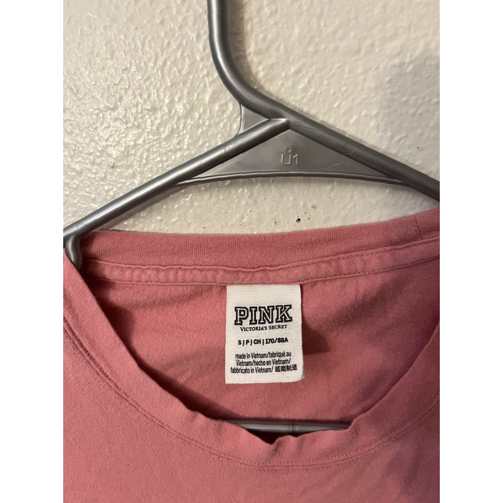 Victoria's Secret Victoria's Secret Pink T-Shirt Womens Small Light Pink Long Sleeve Round Neck Shirt Womens Small Pink Classic Basic 100% Cotton Knit Casual Workwear Size S / US 4 / IT 40 - 3 Thumbnail