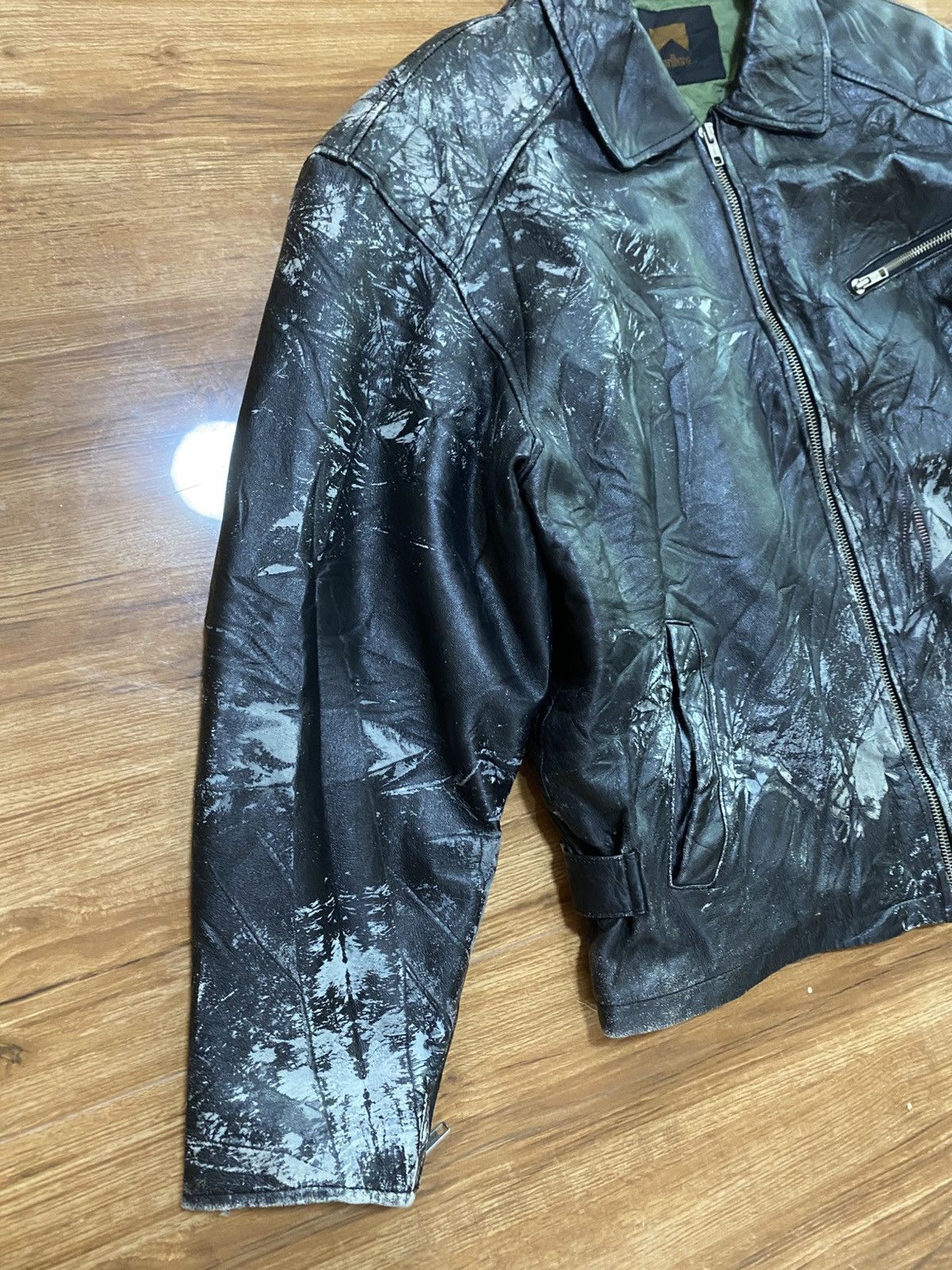 Marlboro × Vintage The Marlboro leather jacket has very cool details Size US M / EU 48-50 / 2 - 4 Thumbnail