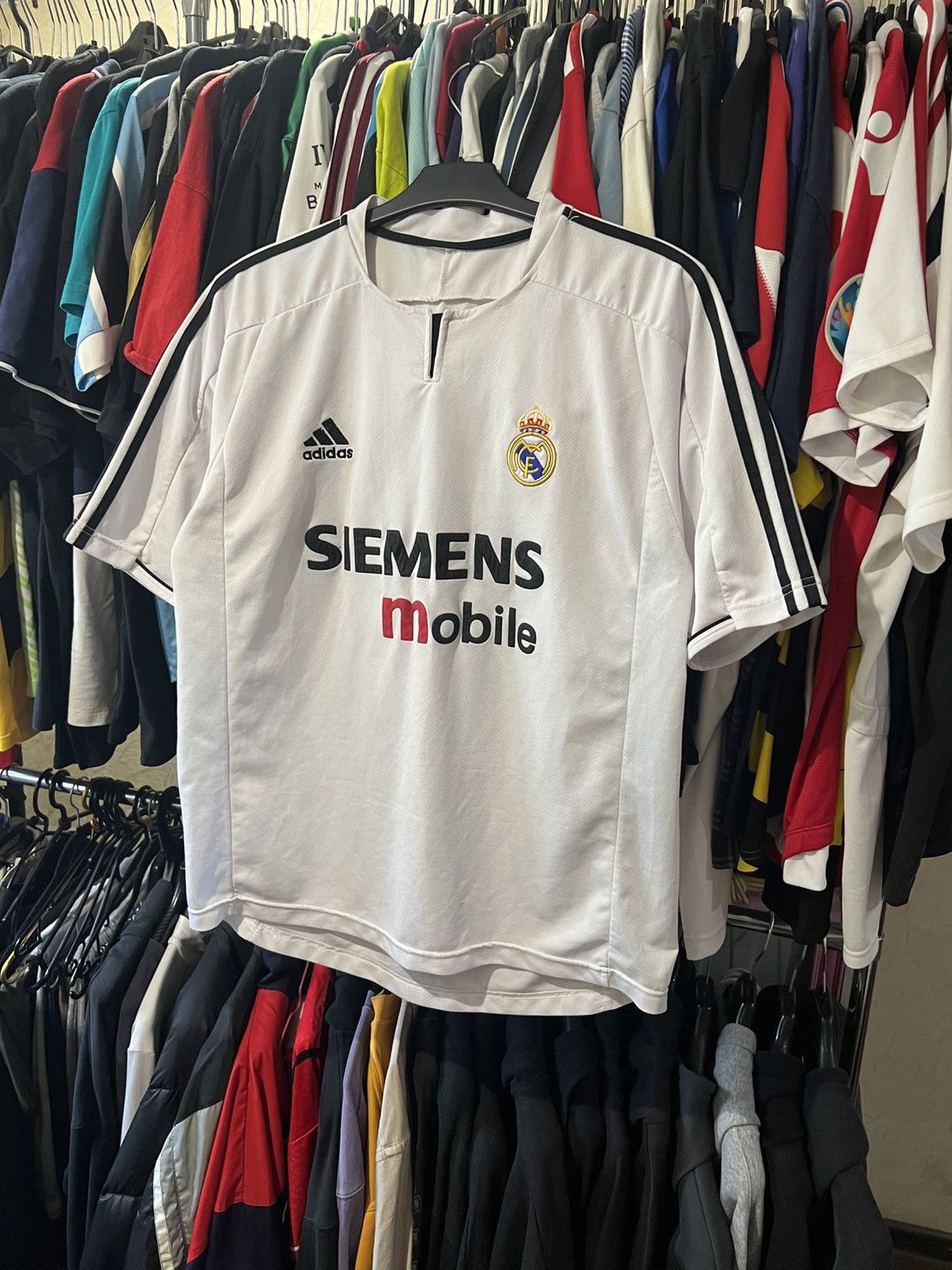 Adidas 2003/2004 VINTAGE ADIDAS REAL MADRID HIME FOOTBALL SHIRT Size US L / EU 52-54 / 3 - 1 Thumbnail