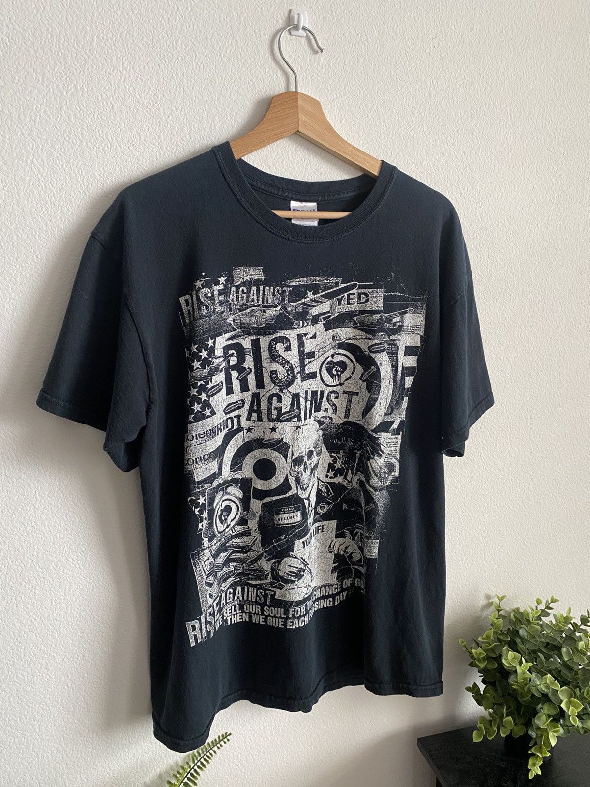 Band Tees Y2K Rise Against Band Tee Riot Grunge Size US L / EU 52-54 / 3 - 2 Thumbnail