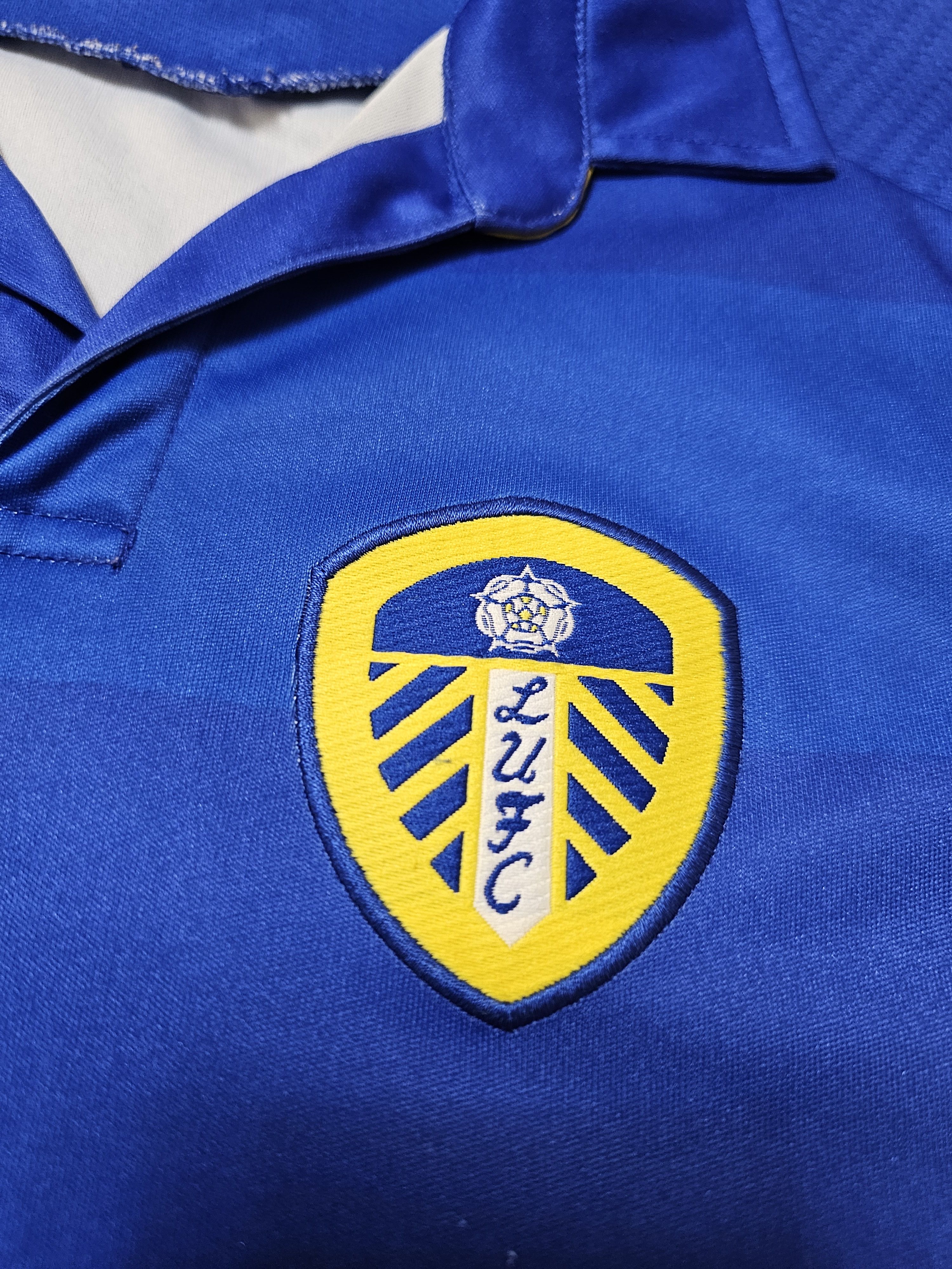Vintage LEEDS UNITED 2010 2011 AWAY GRADEL FOOTBALL SOCCER JERSEY Size US S / EU 44-46 / 1 - 4 Thumbnail