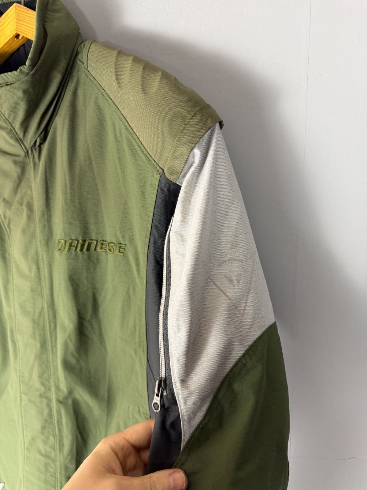 Dainese Mens Moto Dainese jacket Safety equipment Size US L / EU 52-54 / 3 - 4 Thumbnail