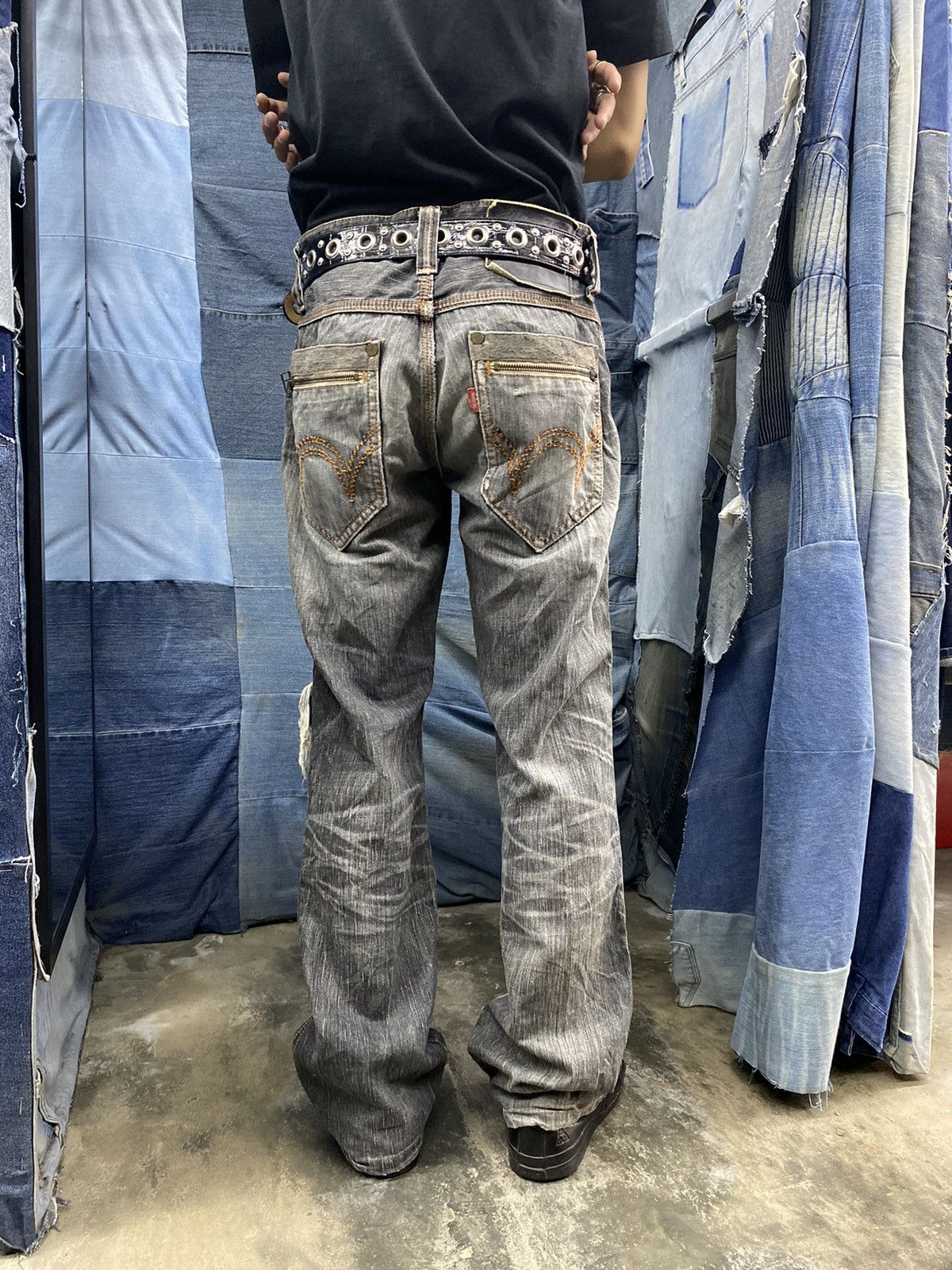 Edwin vintage edwin 503 flared distressed blue trip Size US 29 - 17 Thumbnail