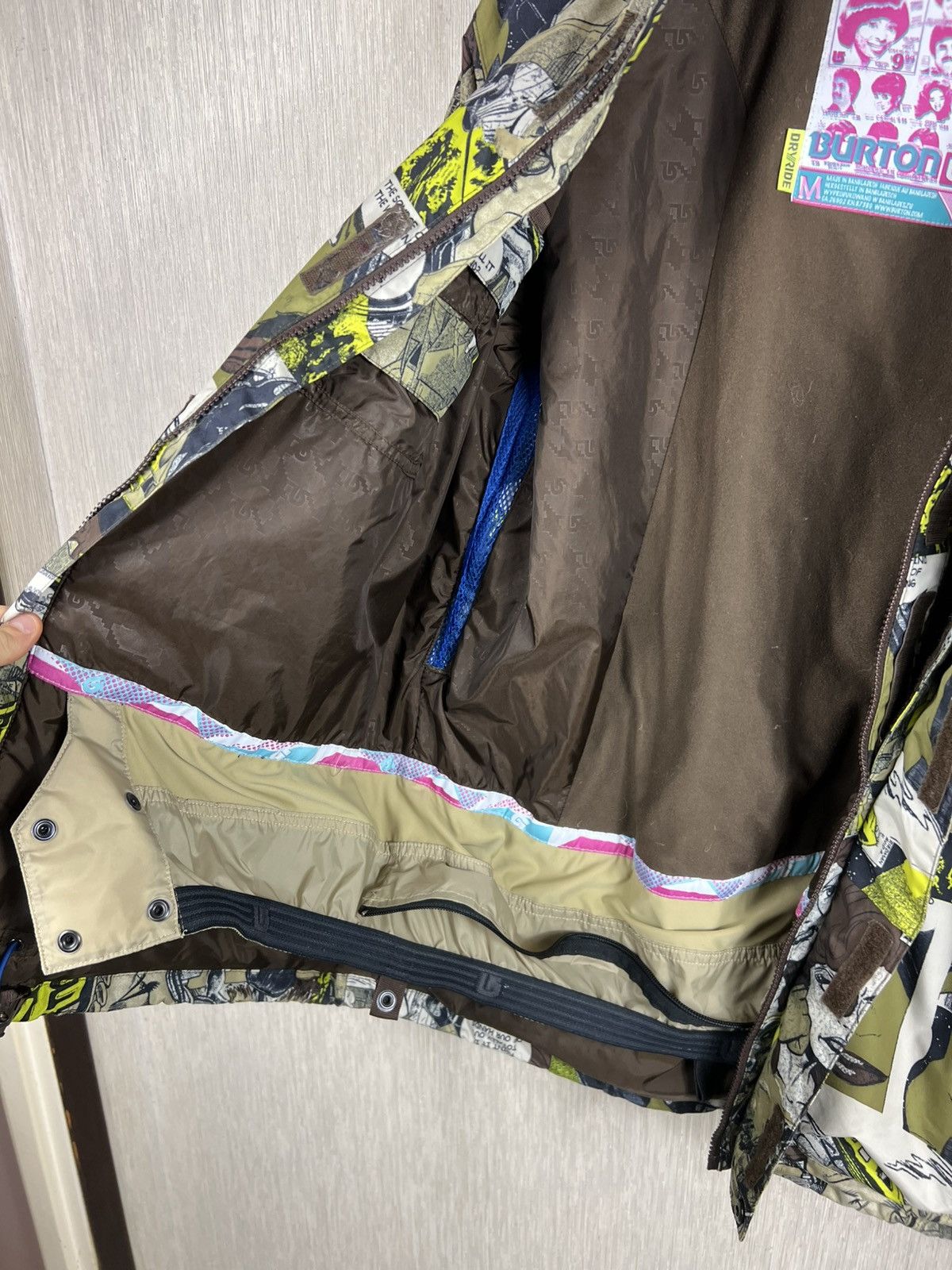 Burton Vintage Burton full print comics ski jacket snow gorpcore Size US M / EU 48-50 / 2 - 14 Thumbnail