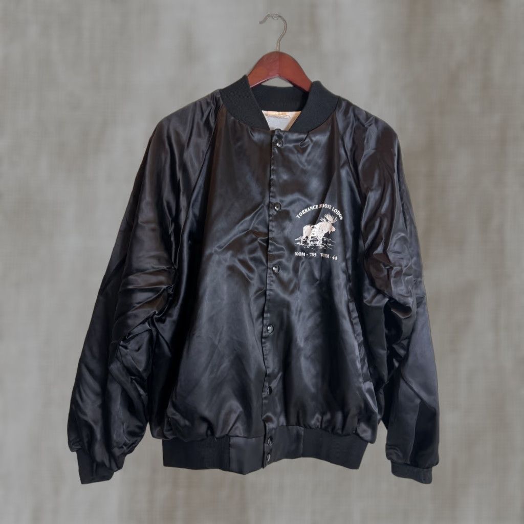 Vintage VINTAGE Auburn Satin Bomber Jacket White Black Full Snap Men L Jacket Size US L / EU 52-54 / 3 - 1 Thumbnail
