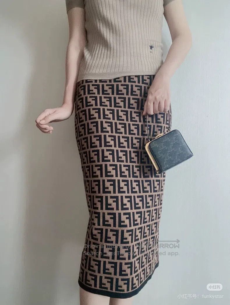 Fendi Fendi Elegant slim fit long dress for women Size 24" / US 00 / IT 34 - 8 Thumbnail