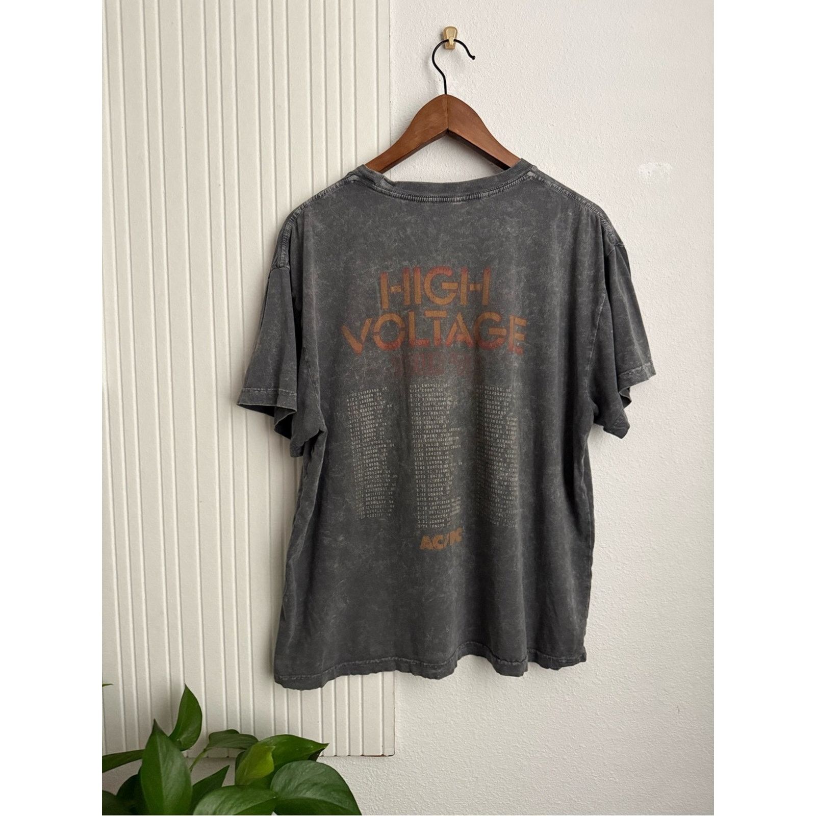 AC/DC AC/DC High Voltage Tour 1976 Black Distressed Acid Wash Tee Size L / US 10 / IT 46 - 3 Thumbnail
