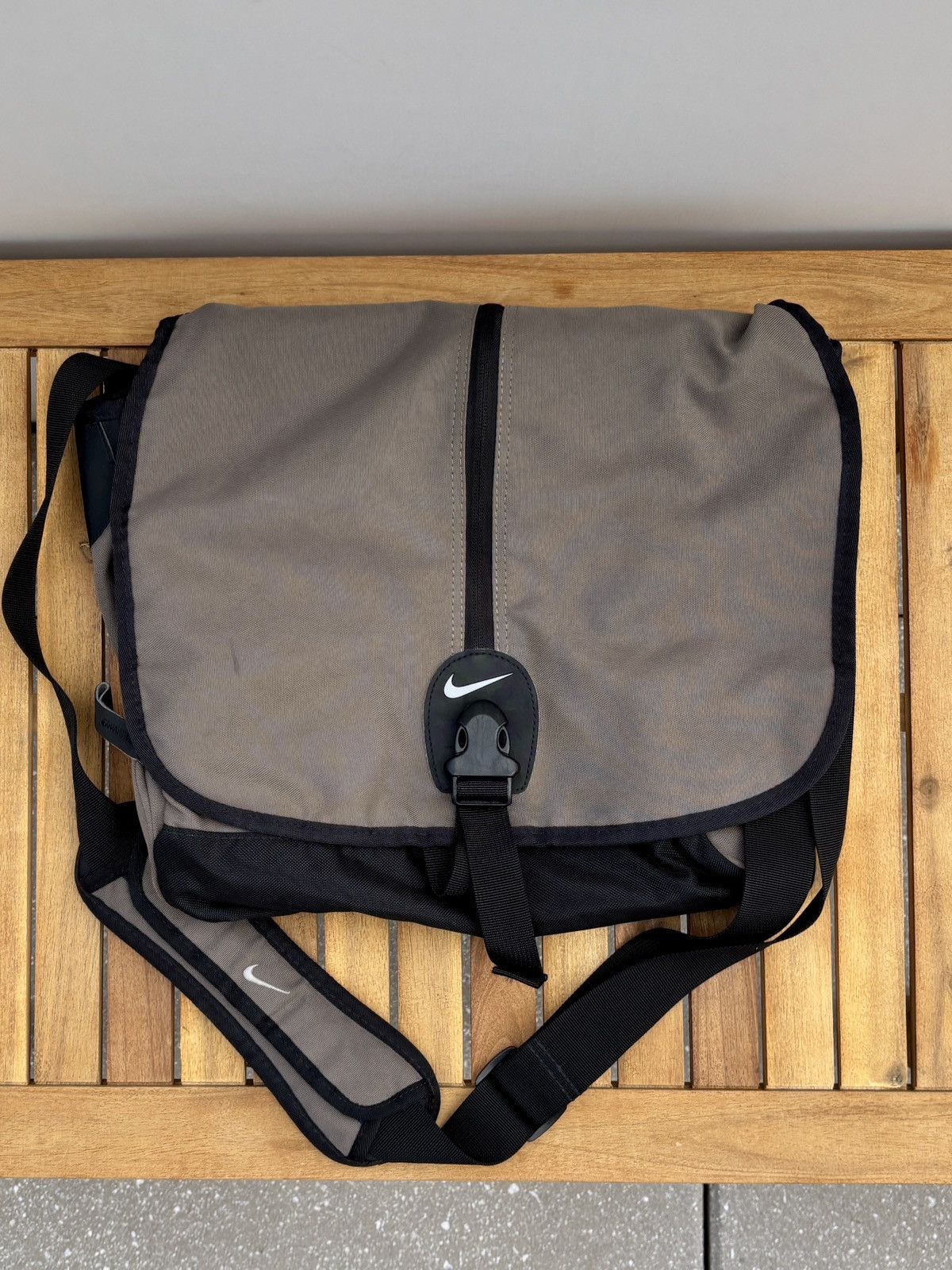 Nike Crossbody Messenger Bag in Brown, Men's