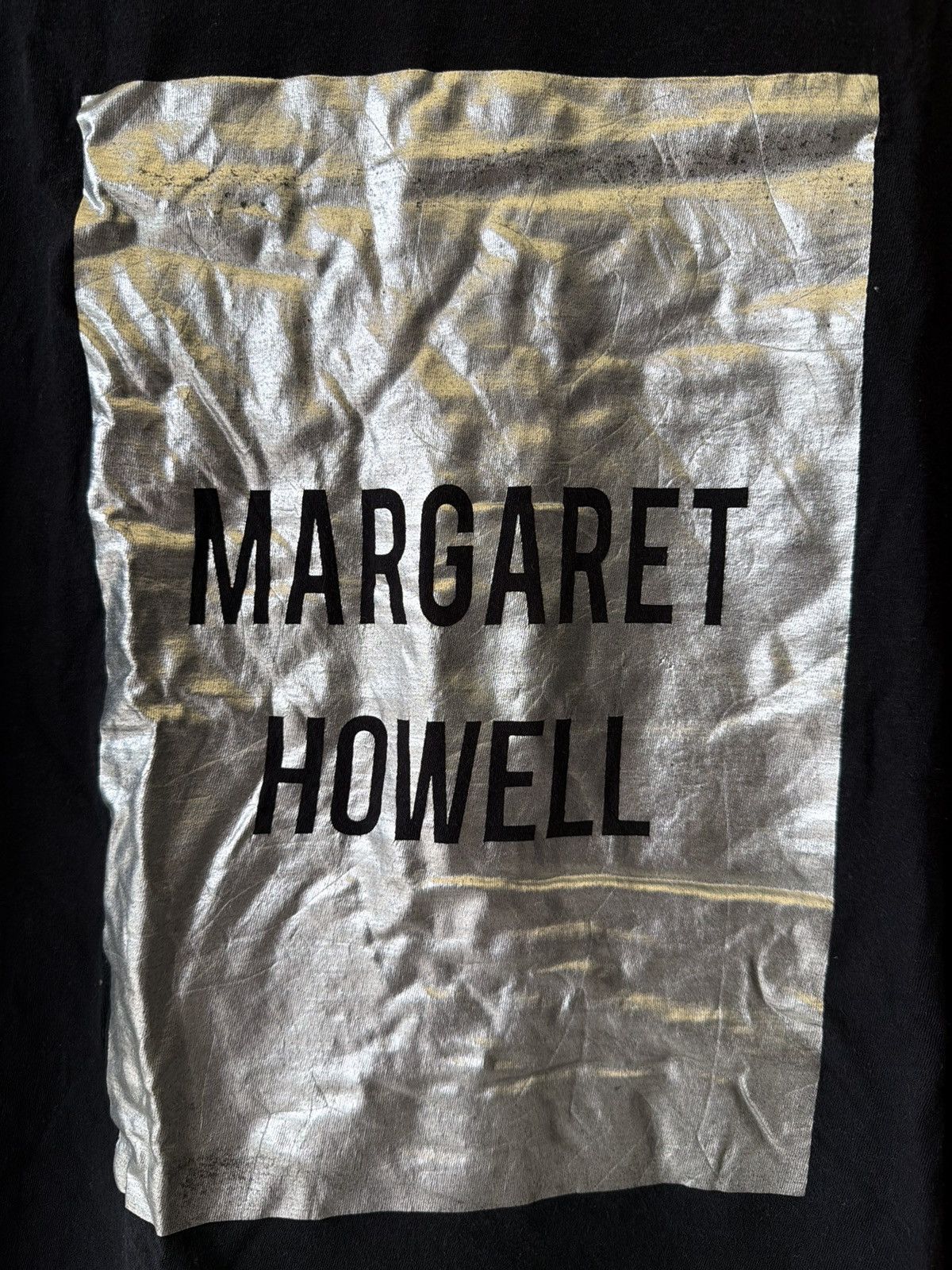 Margaret Howell Margaret Howell Black T-Shirt with Silver Foil Logo Graphic Size L / US 10 / IT 46 - 3 Thumbnail