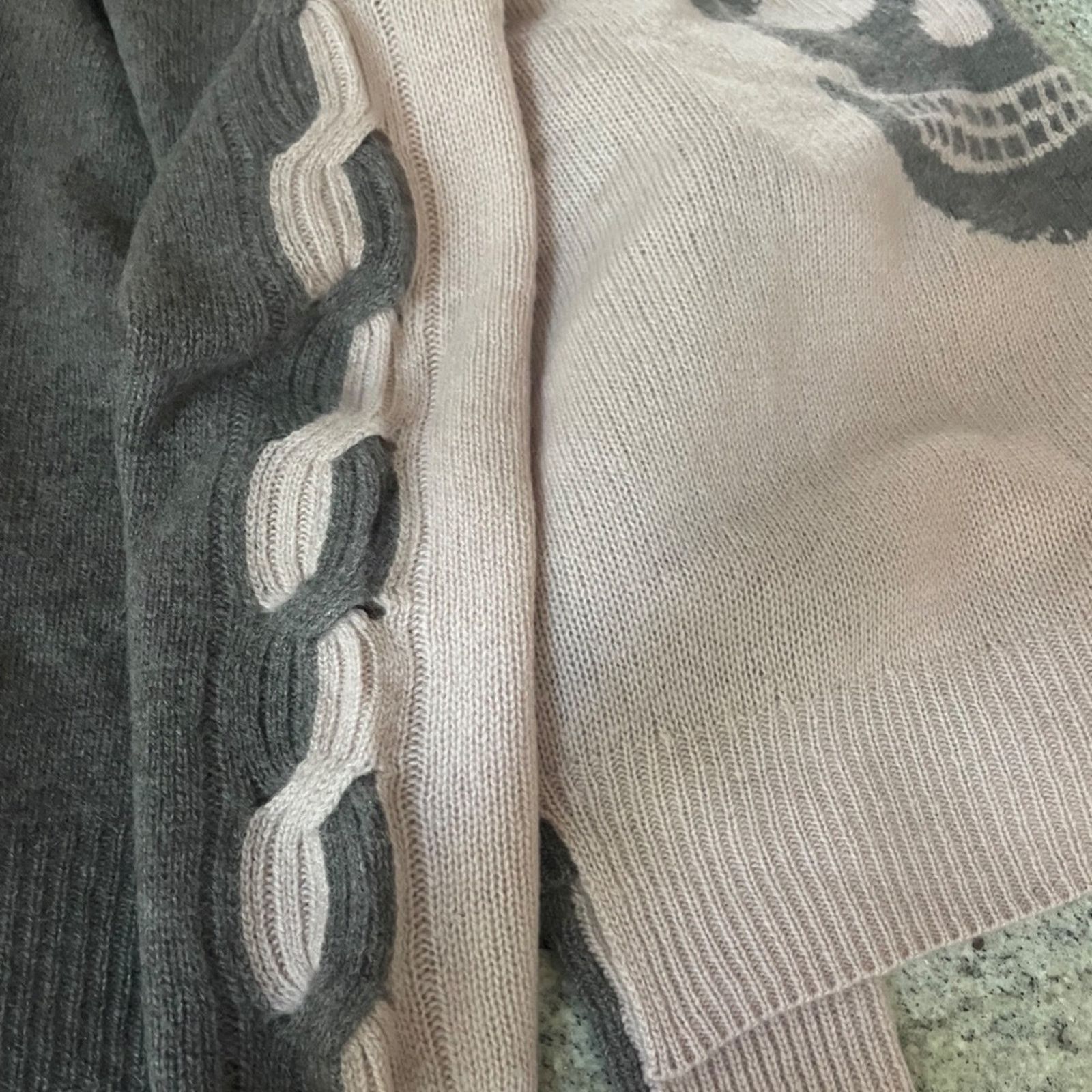 360Cashmere Skull Cashmere Sweater with Sleeves Detail from 360 Cashmere Size S / US 4 / IT 40 - 5 Thumbnail