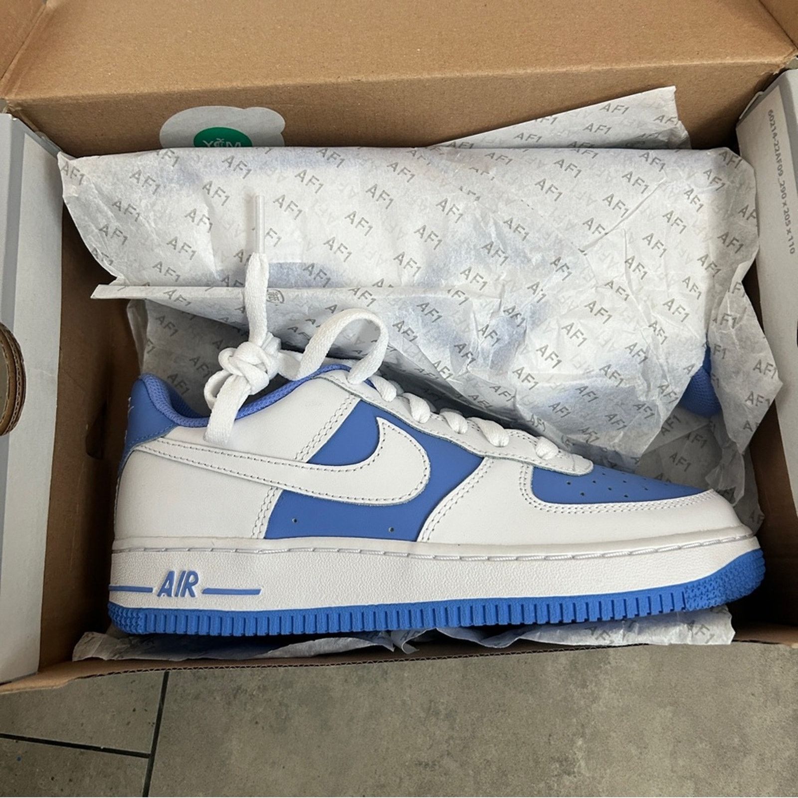 Nike NEW Nike Air Force 1 Low white light blue GS 5.5 youth 7 W Size US 7 / IT 37 - 2 Thumbnail