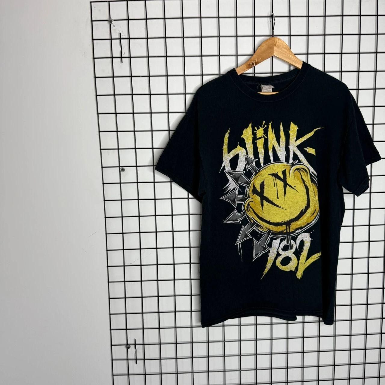 Vintage Blink T shirt Tee Graphic Band Tee Black Grey Size US L / EU 52-54 / 3 - 3 Thumbnail