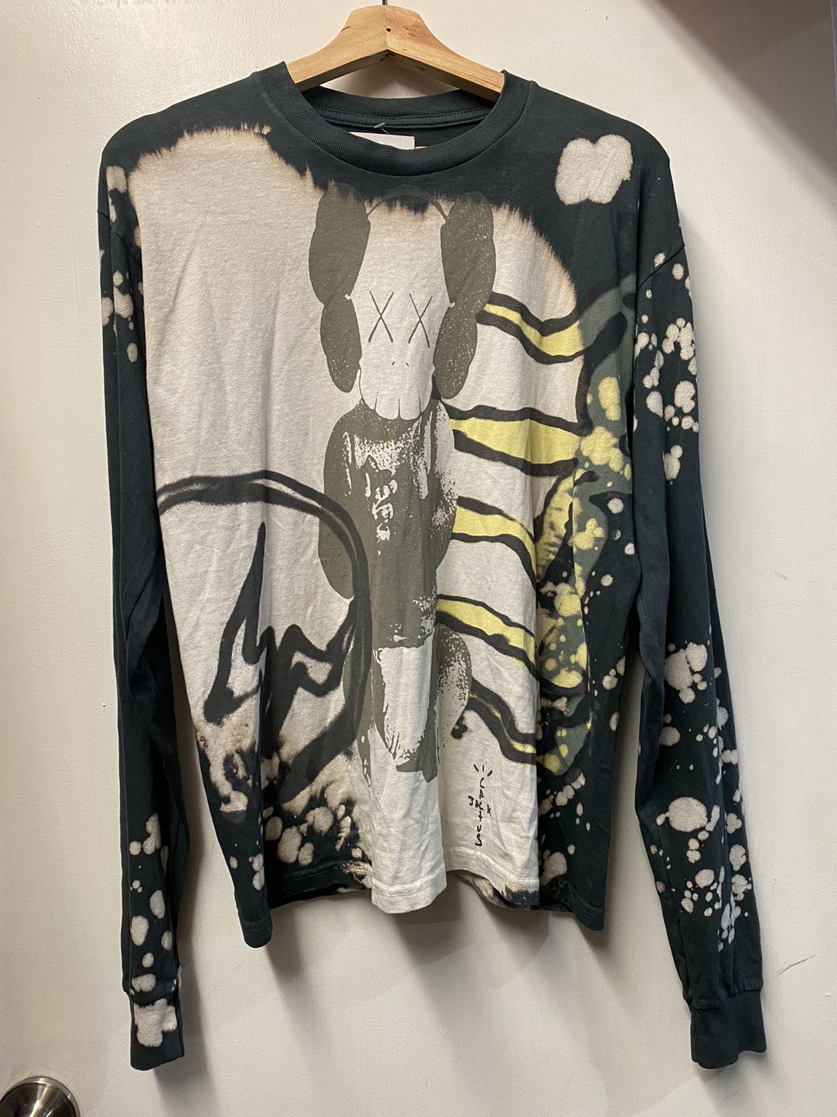 fragment travis kaws