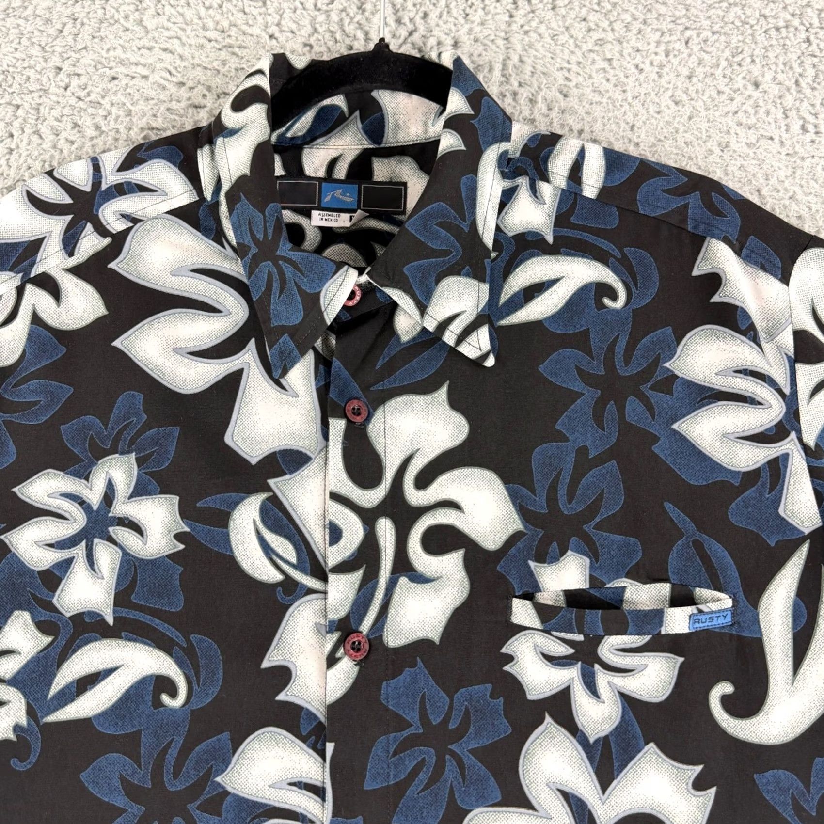 Rusty VINTAGE Rusty Button-Up Shirt Mens XL Black Blue Floral Hibiscus Tropical Surf Shirt Size US XL / EU 56 / 4 - 2 Thumbnail