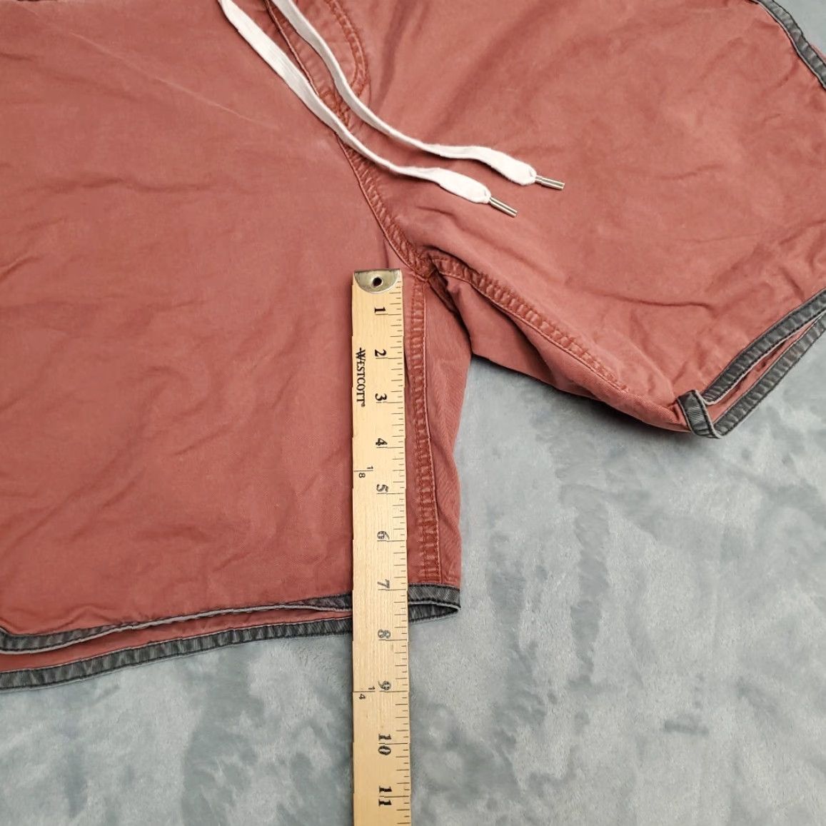 Quiksilver Quiksilver Shorts Mens 33 Red Drawstring Adjustable Waist Twill Outdoor Skate Bermuda Twill Casual Men Red 90s Size US 33 - 7 Thumbnail