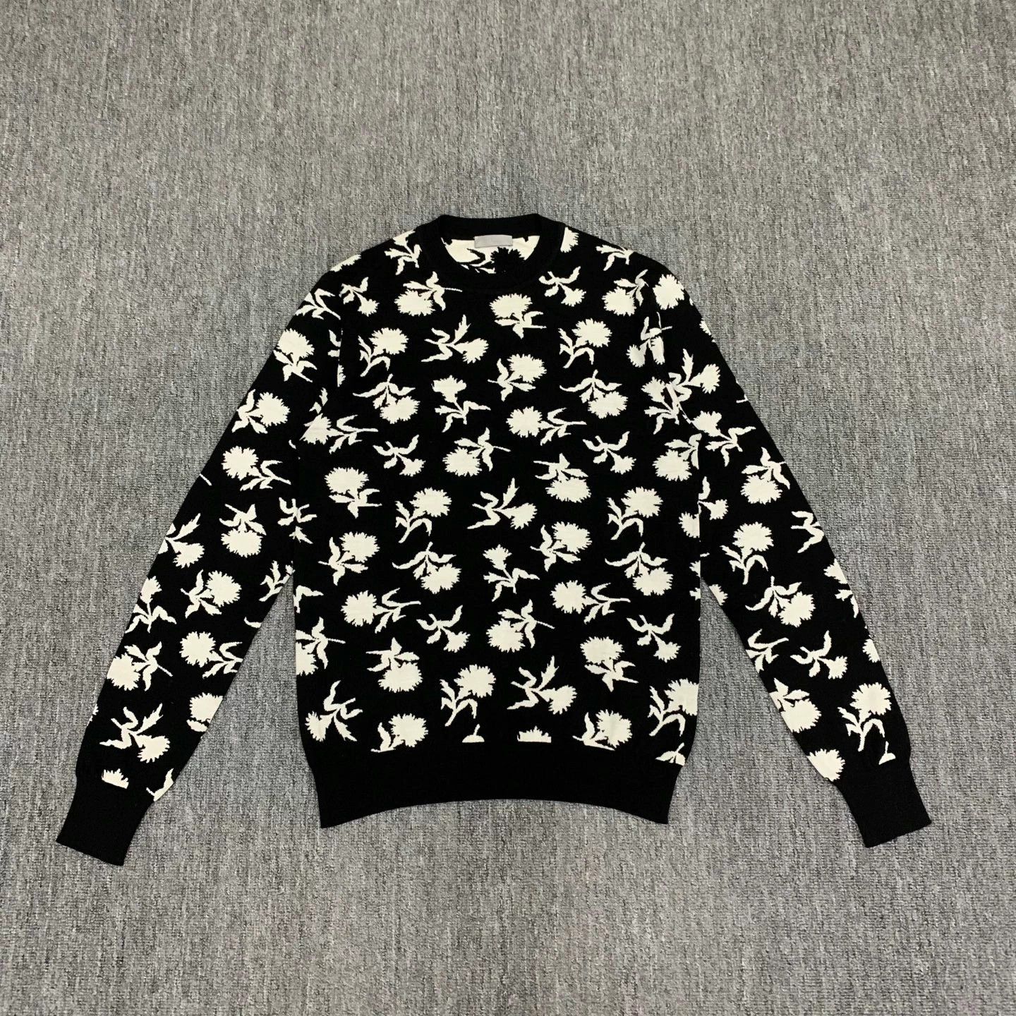 Dior Dior Black Camellia Wool Knit Sweater Size XS / US 0-2 / IT 36-38 - 1 Thumbnail