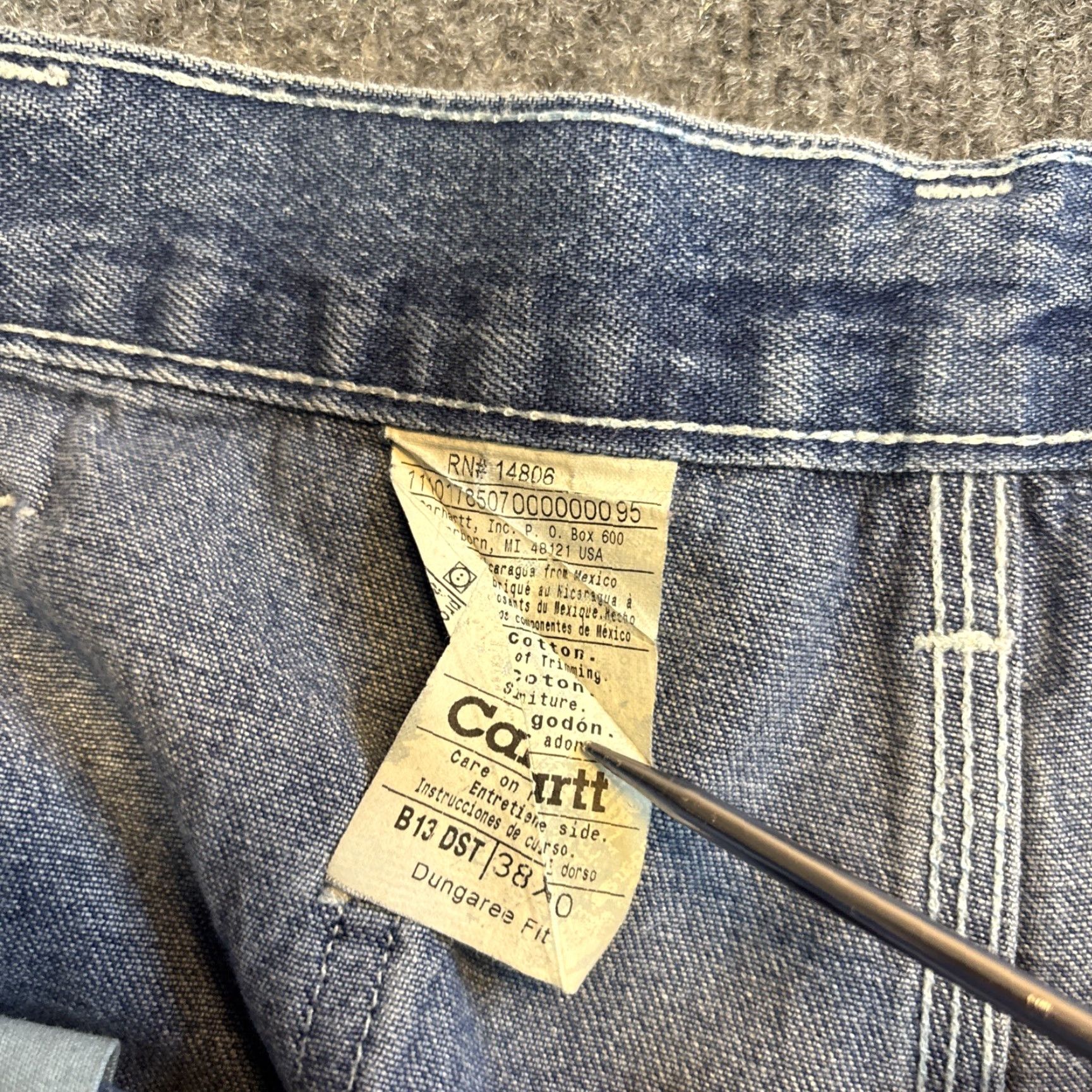 Carhartt VINTAGE Carhartt B13 DST Dungaree Fit Denim Blue Jeans Carpenter Pant USA Mens 38x30 Size US 38 / EU 54 - 5 Thumbnail