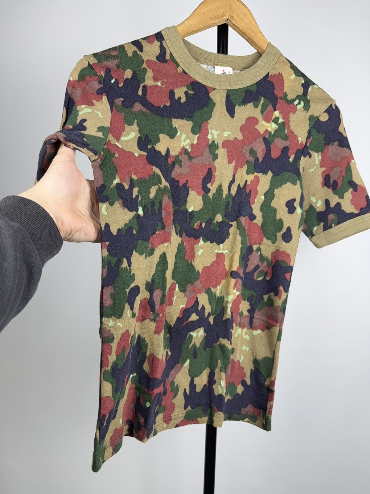 Vintage 00s Vintage Retro Camo T-Shirt Y2K Military Streetwear Tee Size US M / EU 48-50 / 2 - 4 Thumbnail