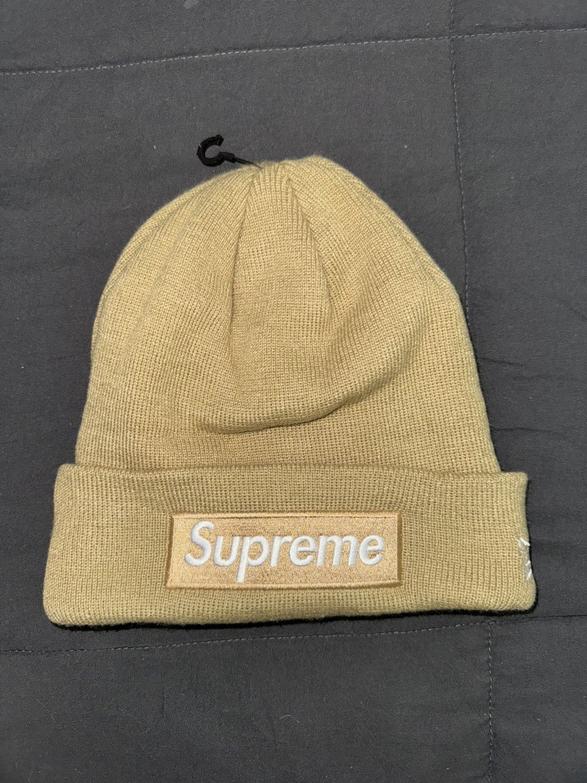 New Era × Supreme Supreme New Era Box Logo Beanie - Dark Sand (FW 23) Size ONE SIZE - 2 Thumbnail