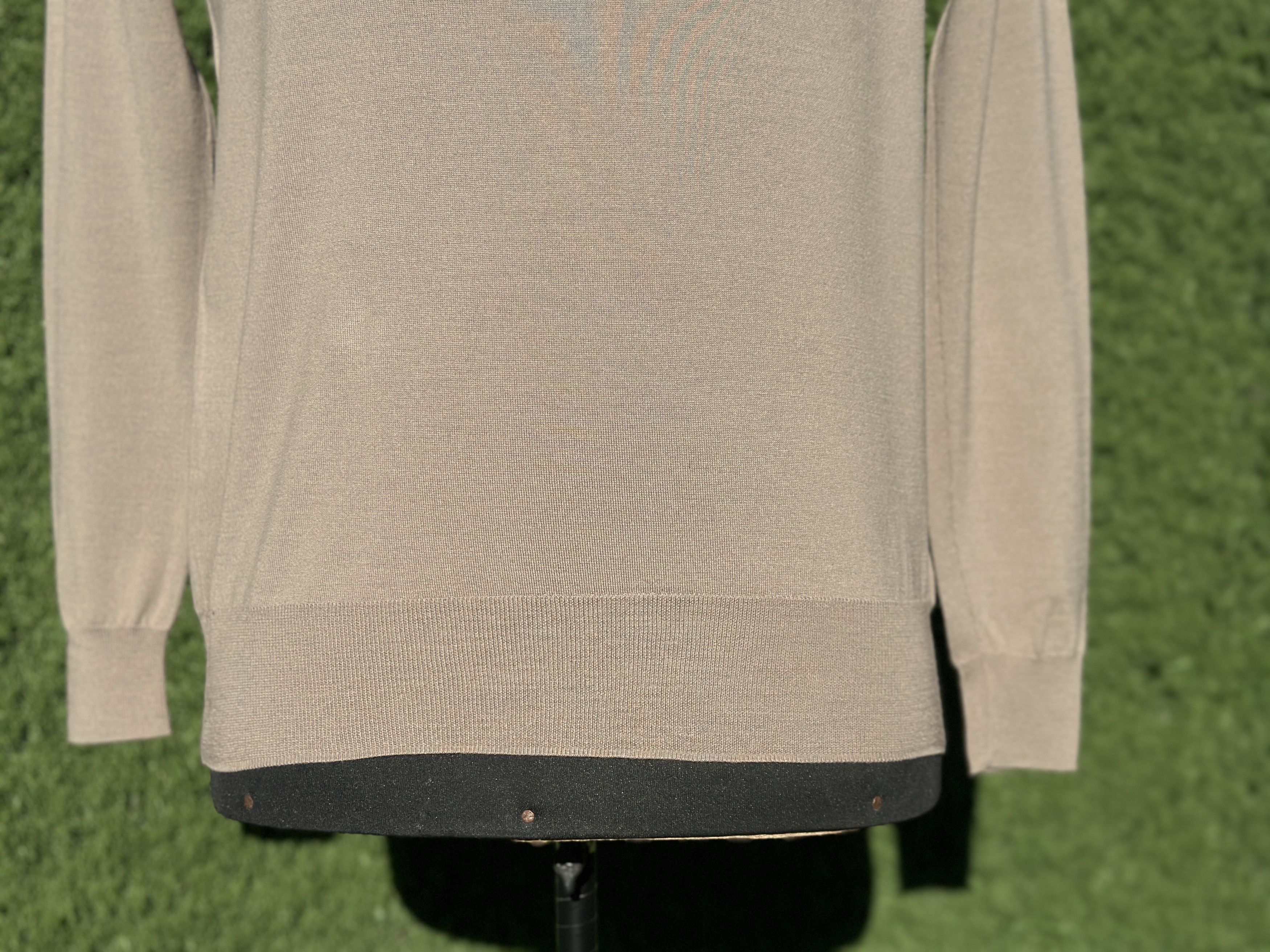 Ralph Lauren Purple Label Ralph Lauren Purple Label V-Neck Wool Knit Sweater Size S Size S / US 4 / IT 40 - 7 Thumbnail