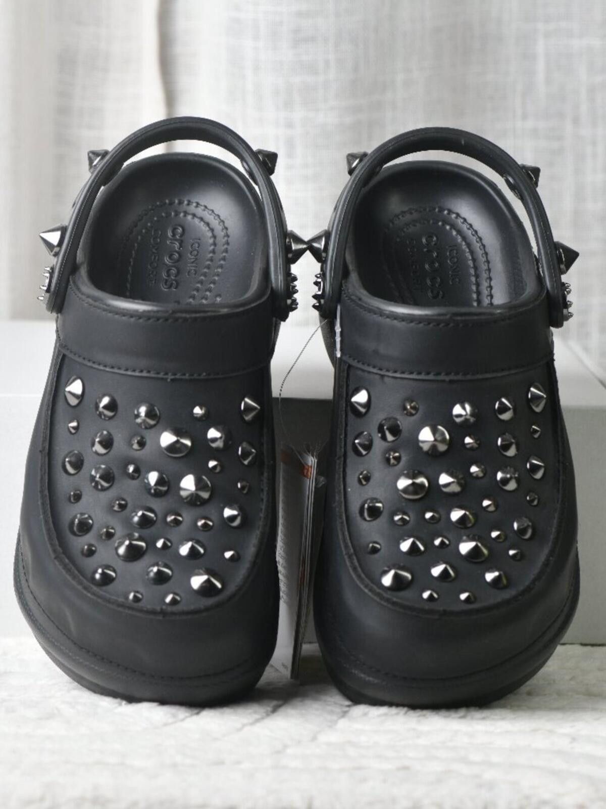 Crocs Crocs Classic Bae Clogs w Silver Spikes | Black Size US 5 / IT 35 - 2 Thumbnail