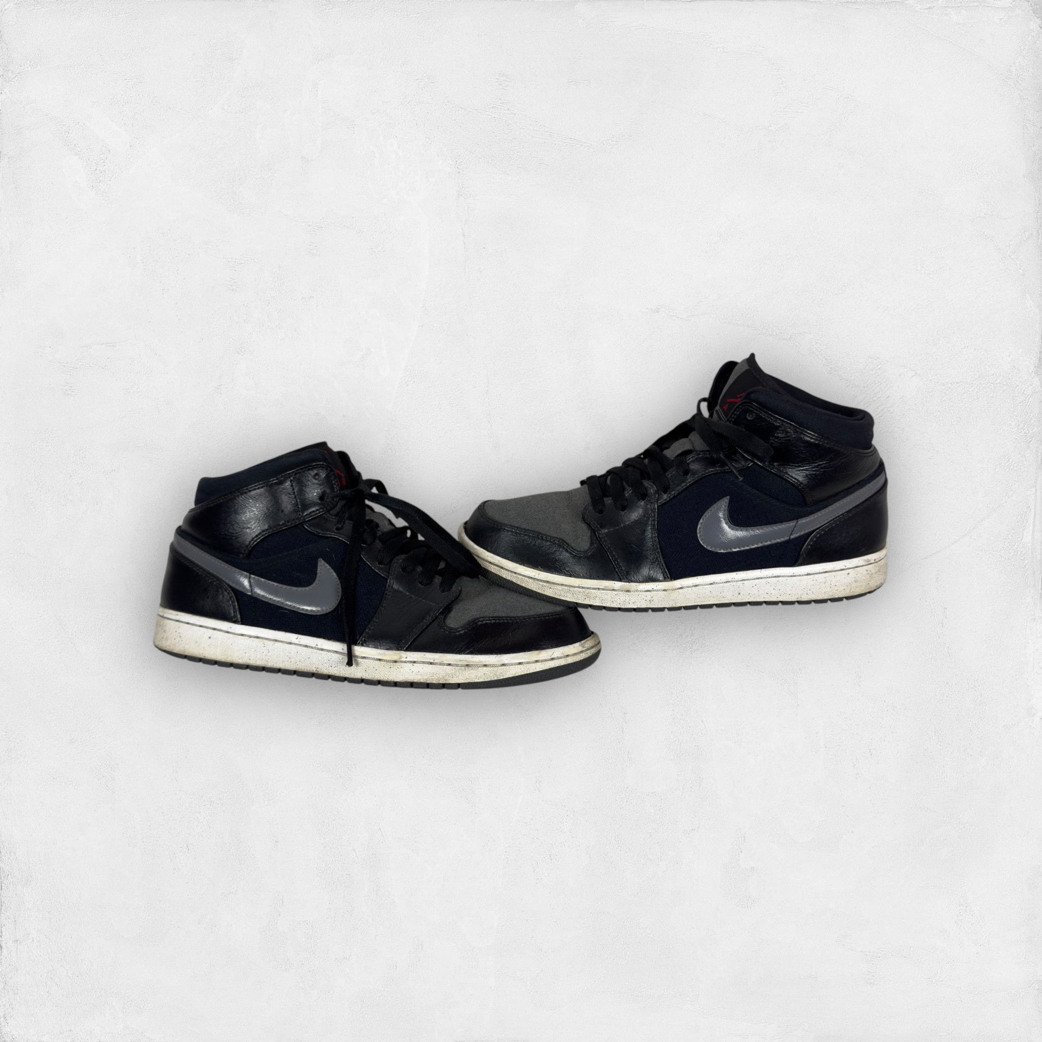 Jordan Brand × Nike Nike Air Jordan 1 Mid SE 852542-001 Men's Black Shoes 9.5 Size US 9.5 / EU 42-43 - 1 Thumbnail