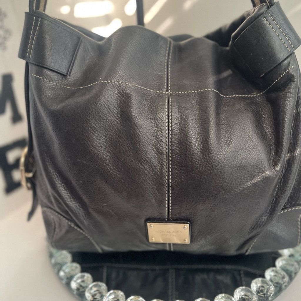 Michael Kors Micheal Kors Black Leather Shoulder Bag Size ONE SIZE - 2 Thumbnail