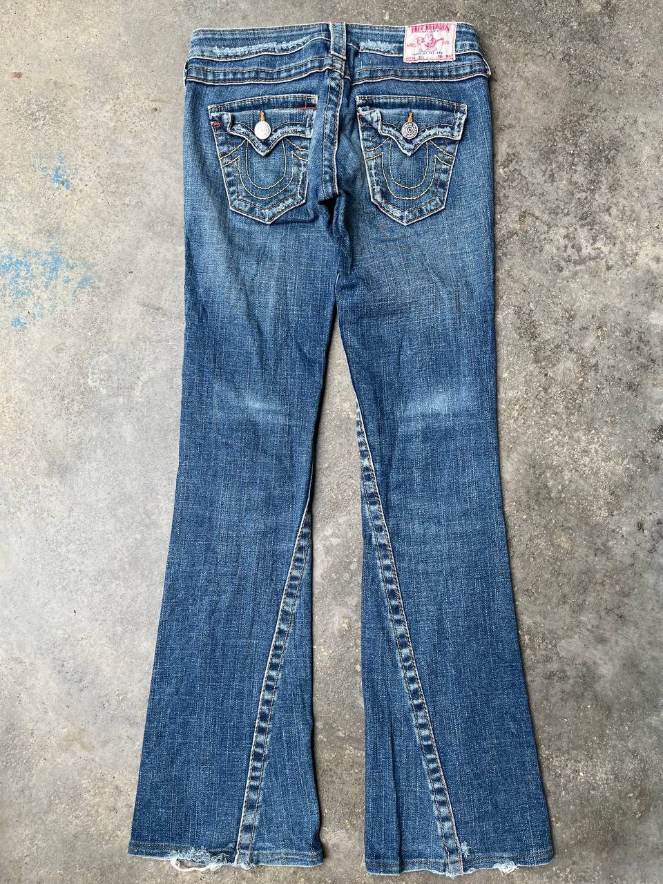 True Religion VINTAGE TRUE RELIGION FLARED JEANS MADE IN USA Size US 32 / EU 48 - 6 Thumbnail