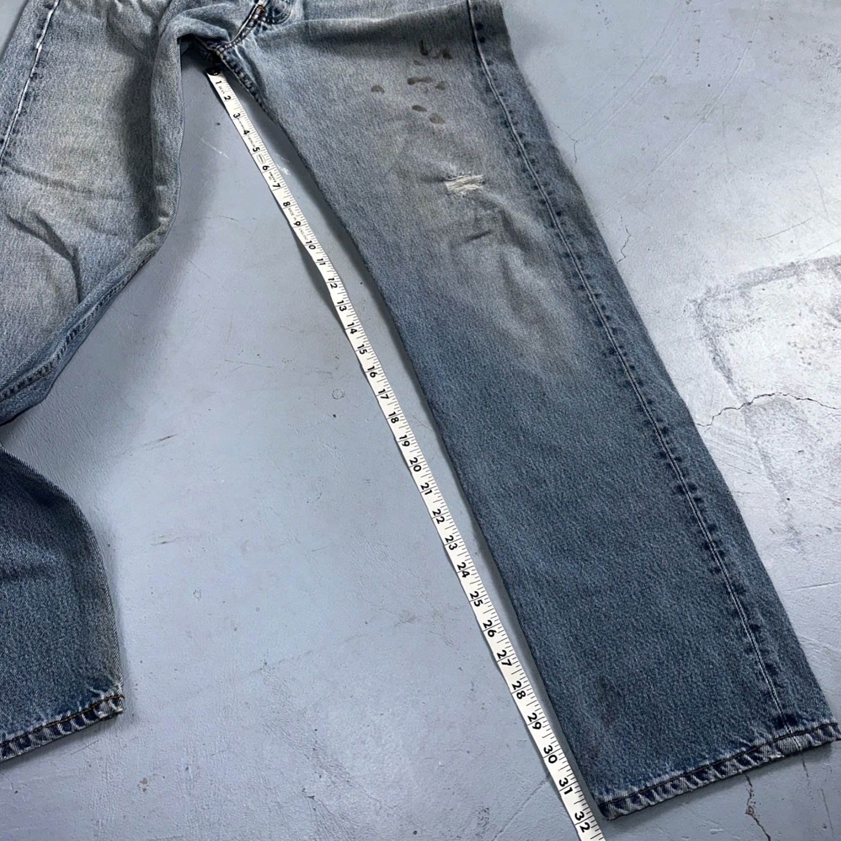 Levi's Levi's 501 Vintage 90s Jeans 34x34 Blue Light Wash Mens Regular Straight 34 Inseam 34 Cotton Denim Jeans Size US 34 / EU 50 - 5 Thumbnail