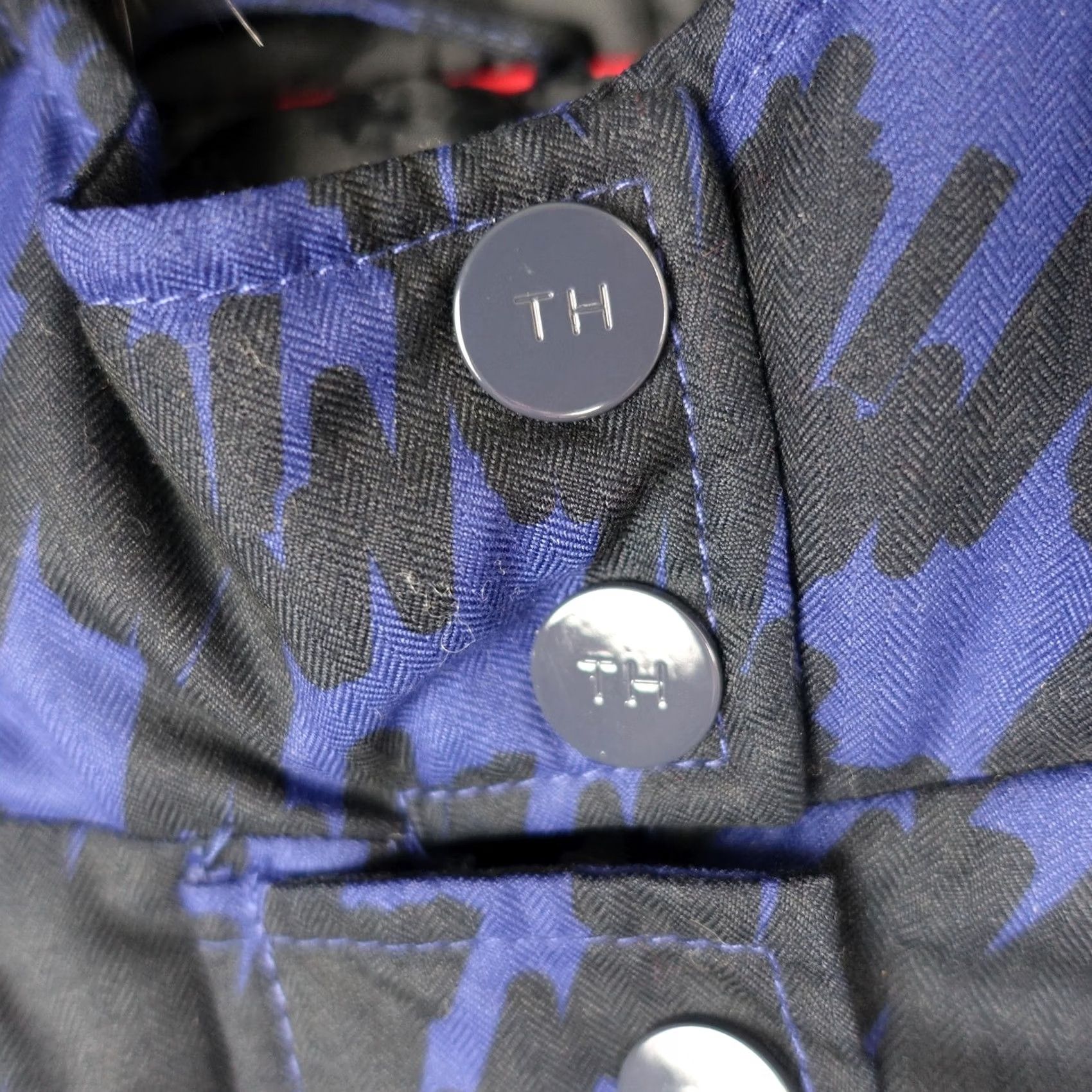 Tommy Hilfiger Tommy Hilfiger Jacket Womens Small Camo Blue Parka Faux Fur Coat VTG Parka Women S Blue Button Zip Hooded Long Sleeve Casual Travel Puffer Leather? Size S / US 4 / IT 40 - 3 Thumbnail