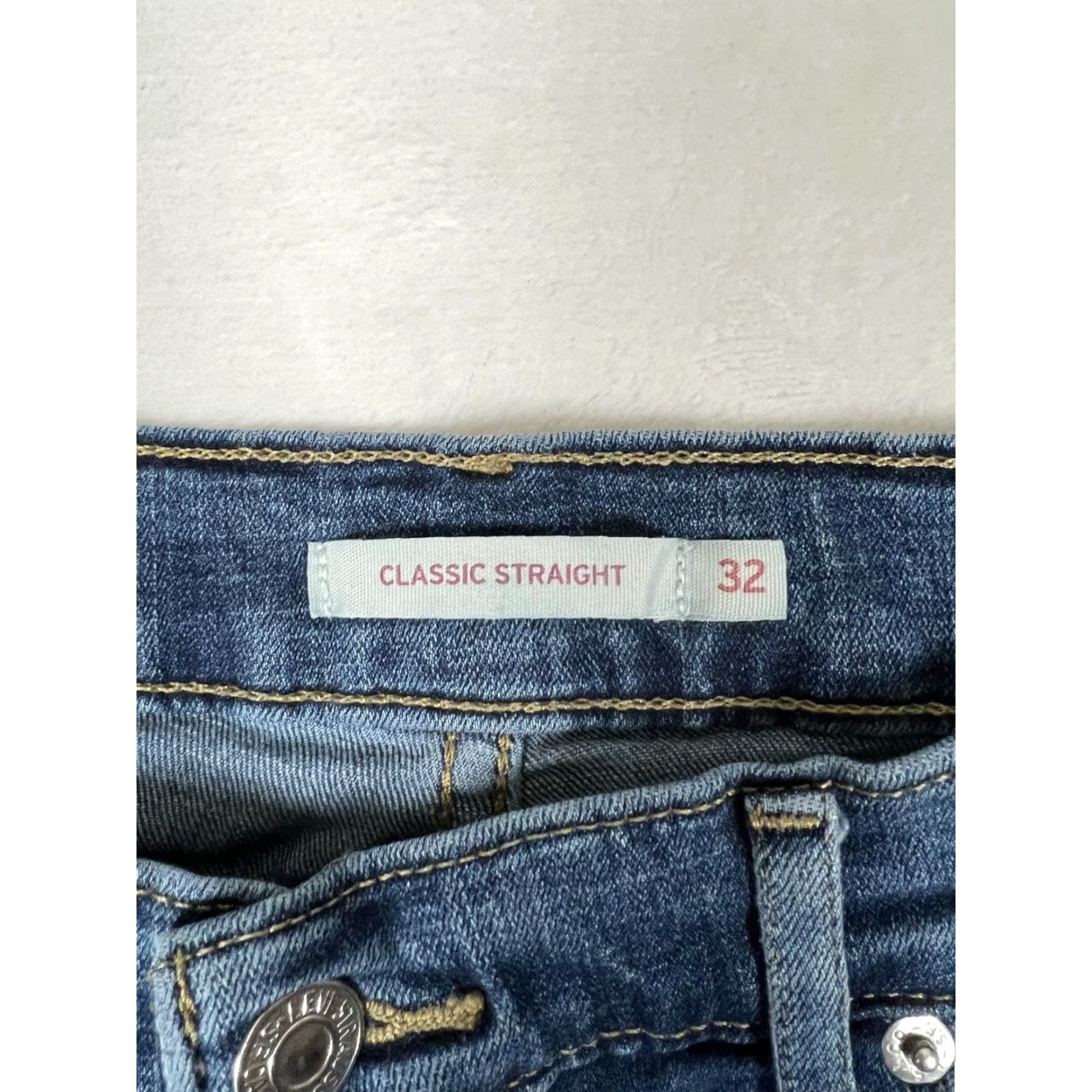 Levi's Levi's Jeans Women's 14 32x28 Blue Classic Straight Medium Wash Denim Pants Pocket zI pocks Size 36" / US 14 / IT 50 - 2 Thumbnail