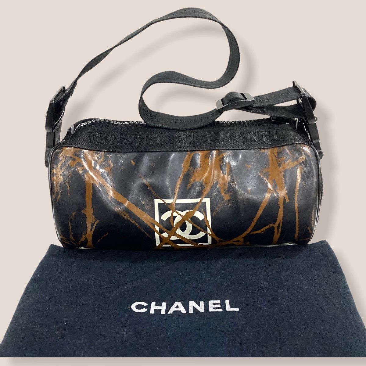 Chanel ‼️LASTDROP‼️AUTH. CHANEL BLACK PRINTED VINLY AND MESH CC SPORT Size ONE SIZE - 2 Thumbnail
