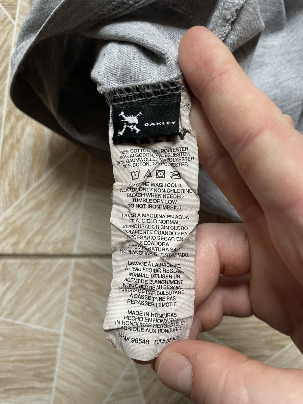 Oakley × Vintage OAKLEY SOFTWARE VINTAGE Y2K CENTRE LOGO SHIRT HYPE MENS L Size US L / EU 52-54 / 3 - 10 Thumbnail